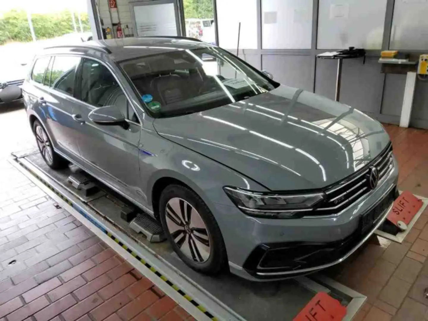 Volkswagen Passat Variant GTE LEDER AHK KAMERA ASSIST Grau - 2