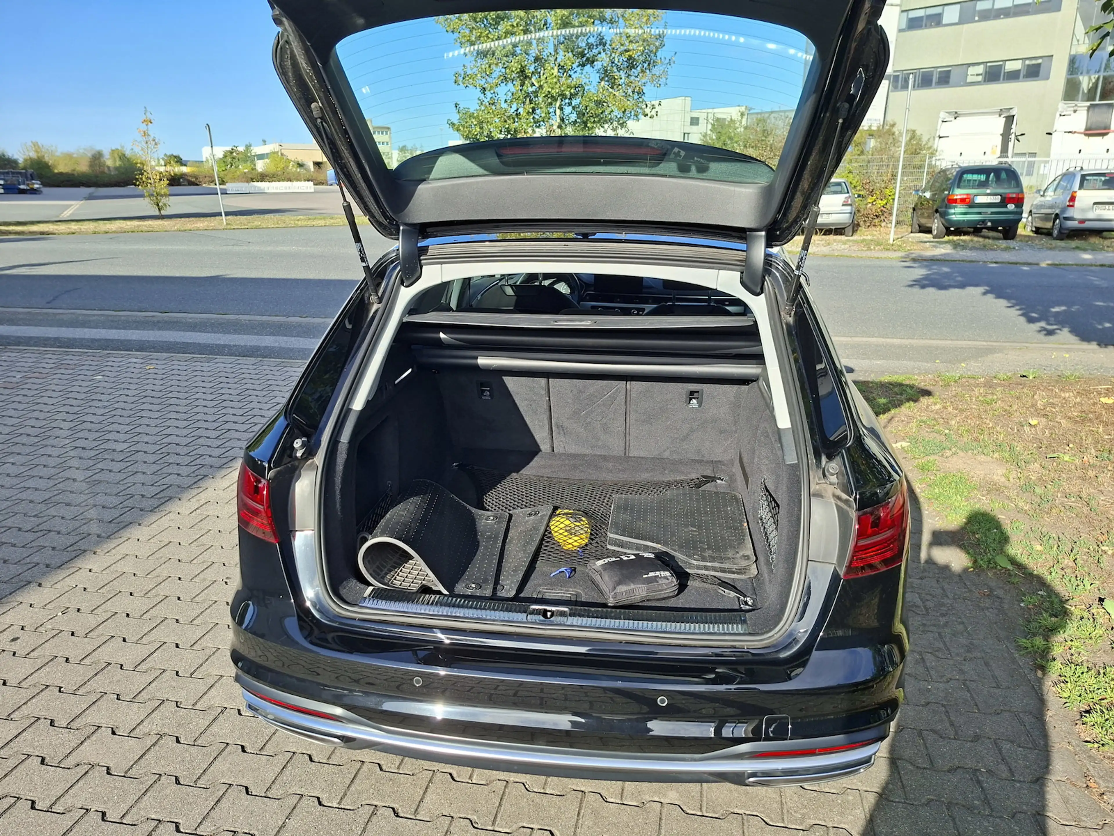 Audi A4 35 TFSI Avant Kamera Totw.-Ass. LED ggf.8Räder — photo 13