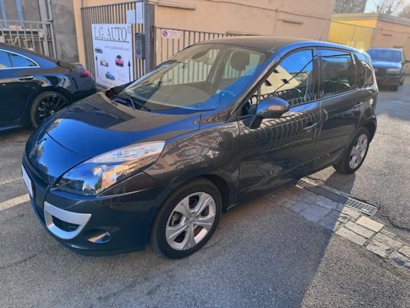 Renault Scenic Scenic X-Mod 1.5 dci Dynamique 110cv edc Grau - 1