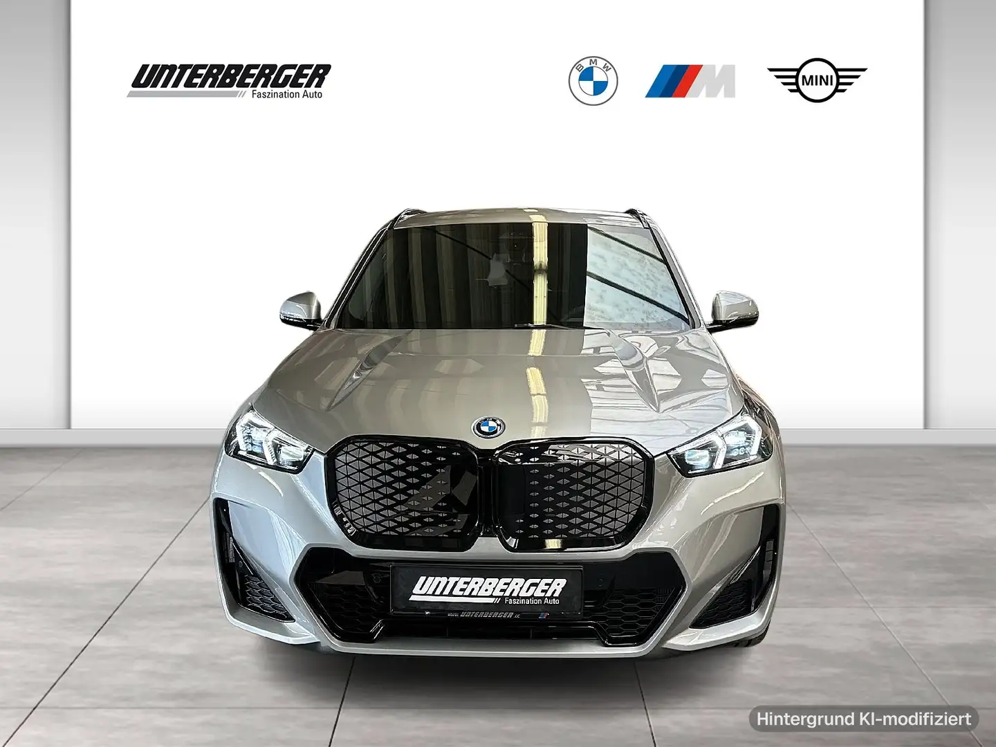 BMW iX1 eDrive20 1,99% Fixzinsaktion M Sportpaket Head-Up Silber - 2