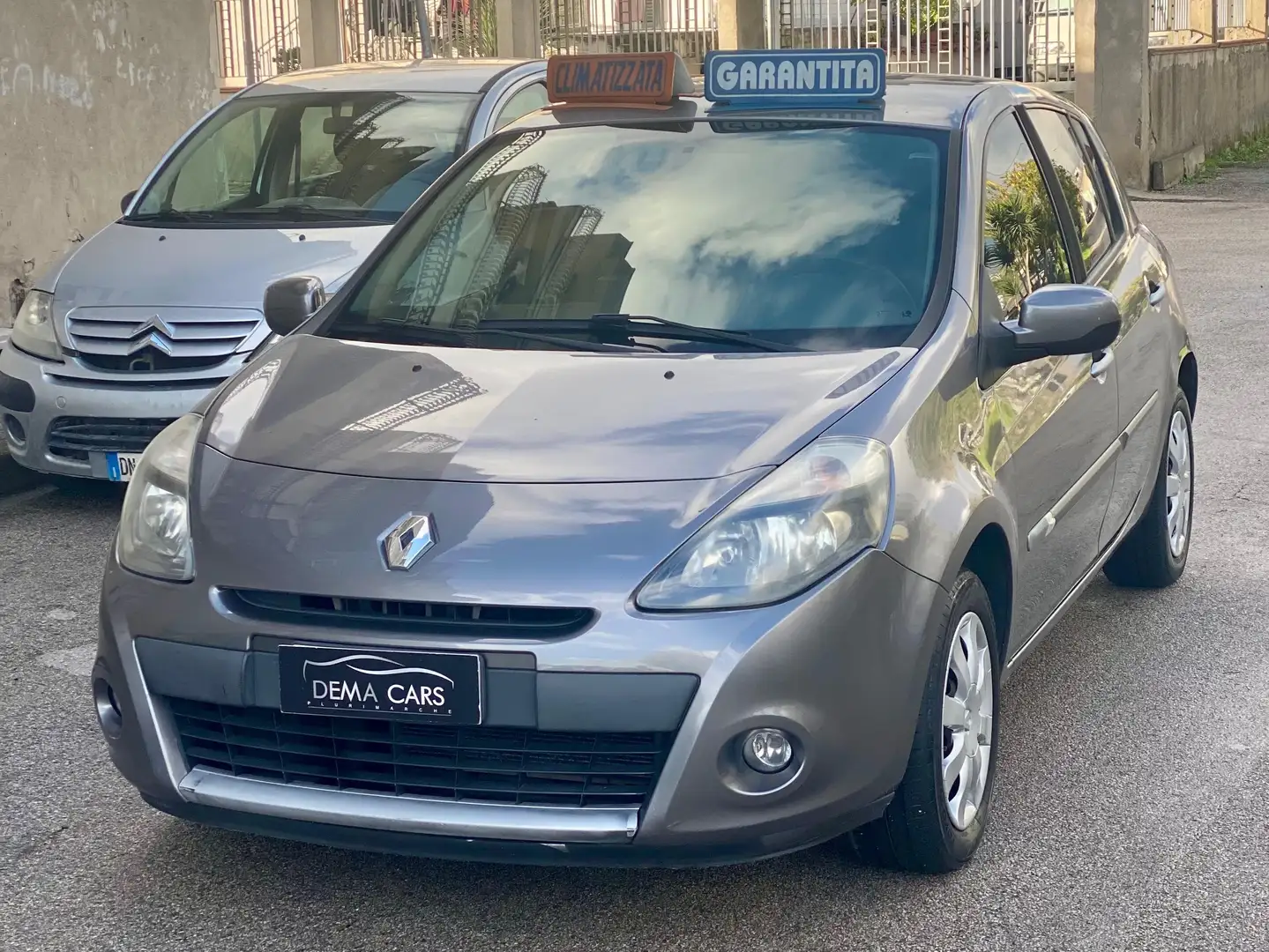 Renault Clio Clio 1.2 NAVI 5p Grau - 2