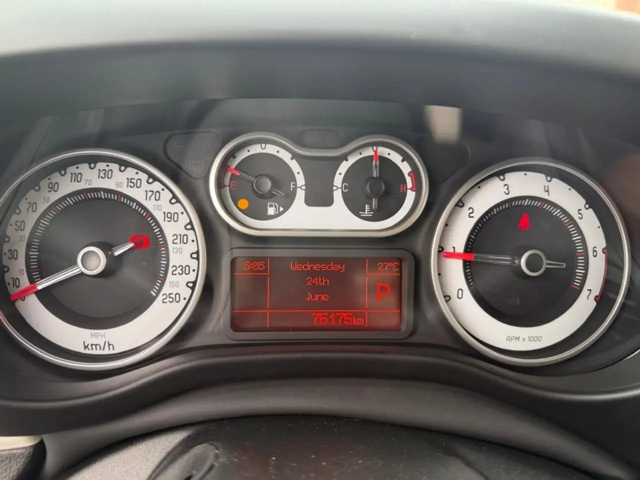 Fiat 500L снимка Fiat 500L