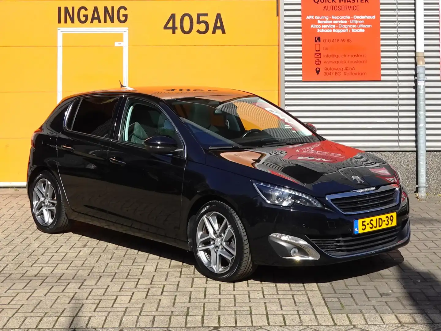 Peugeot 308 1.6 THP Première - Panorama - Navi - Airco - NAP Schwarz - 2