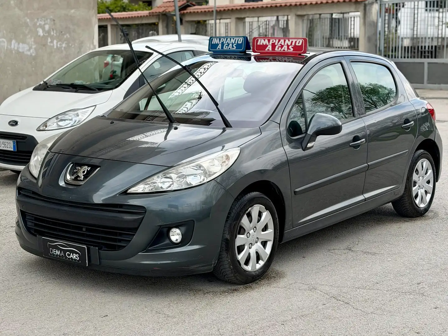 Peugeot 207 207 5p 1.4 8v GPL Gris - 1