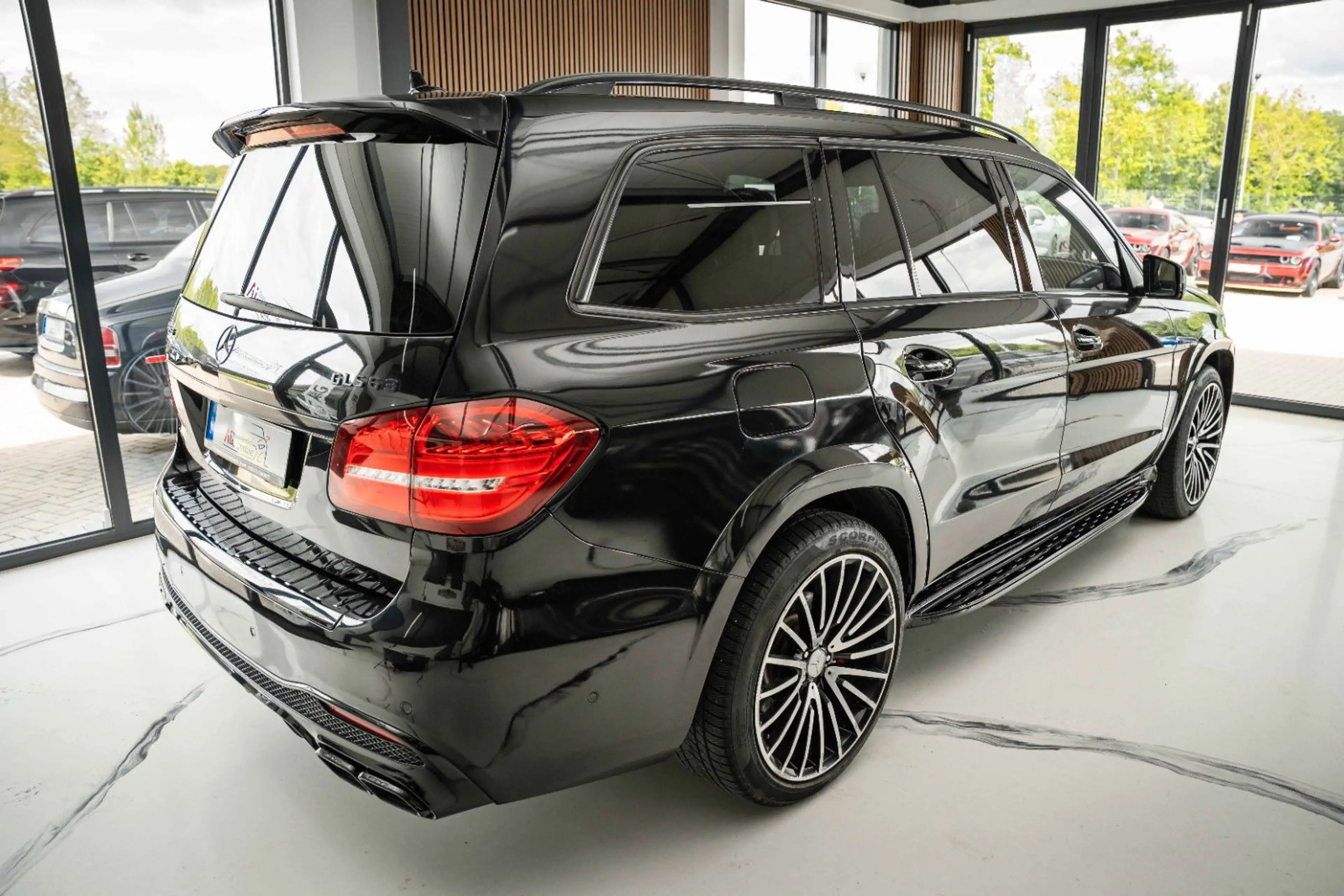 Mercedes-Benz GLS 63 AMG AMG 4Matic PANO/SOFT/AHK/VOLL — photo 5