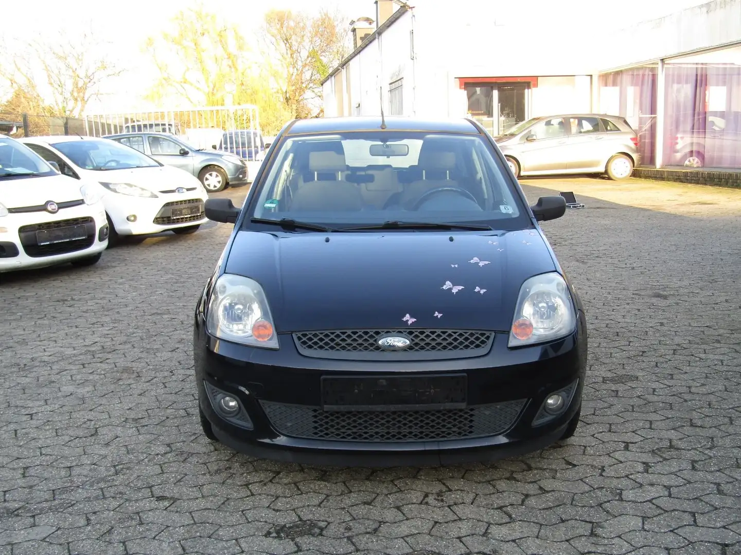 Ford Fiesta Connection Schwarz - 2