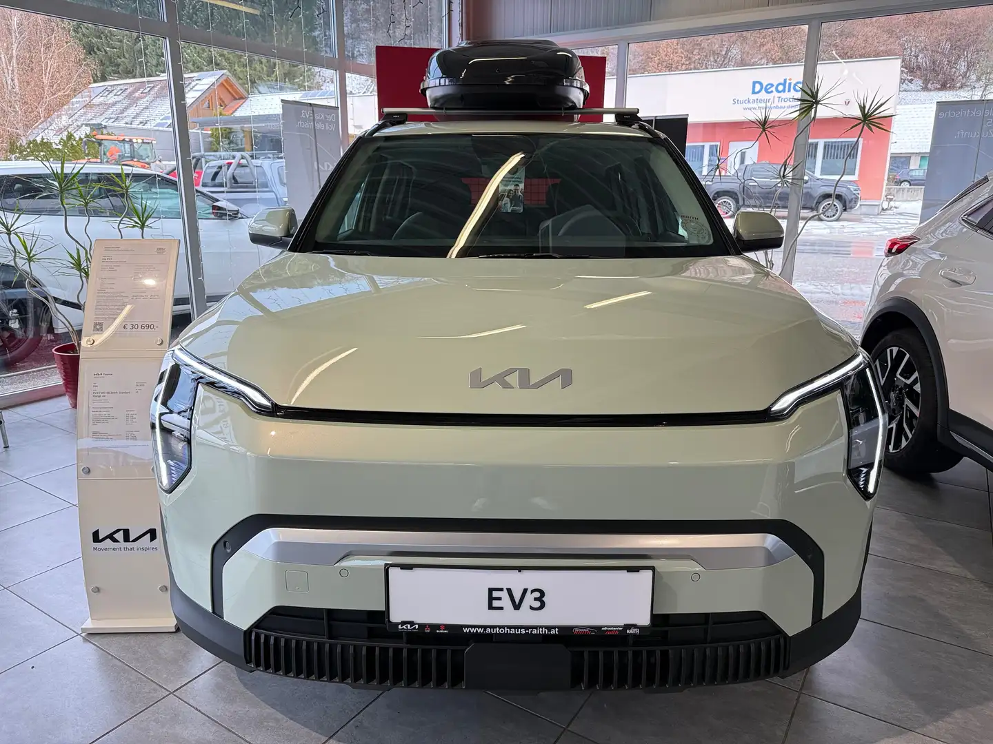 Kia EV3 AIR+Wärmepumpe 56,7 KWh Grün - 2