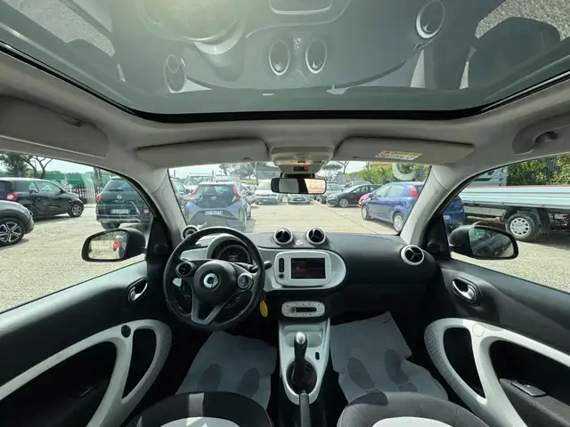 smart Fortwo view 5