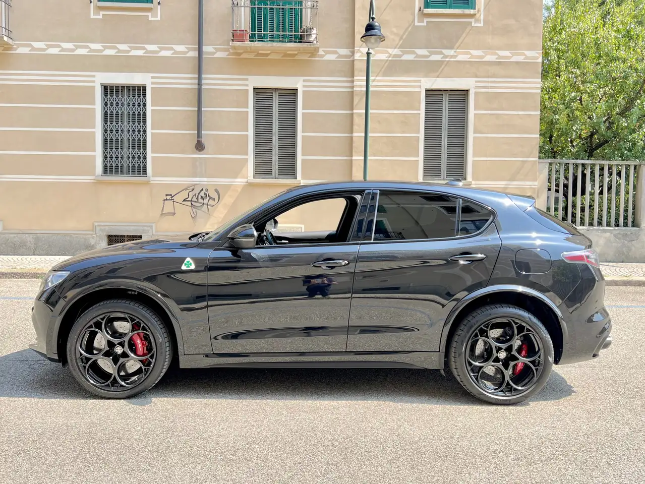 Alfa Romeo Stelvio 2022 — фото 8