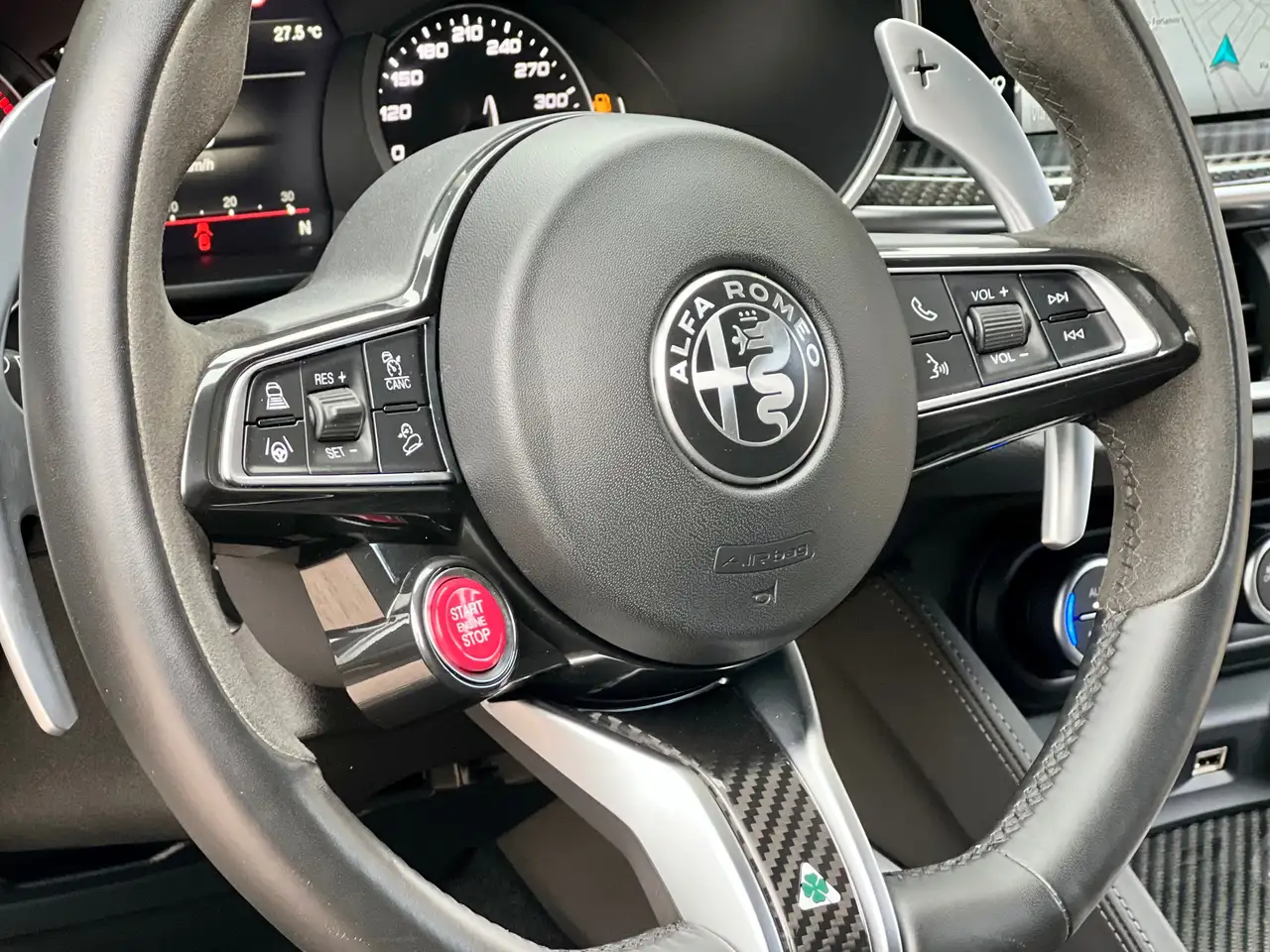Alfa Romeo Stelvio 2022 — фото 22