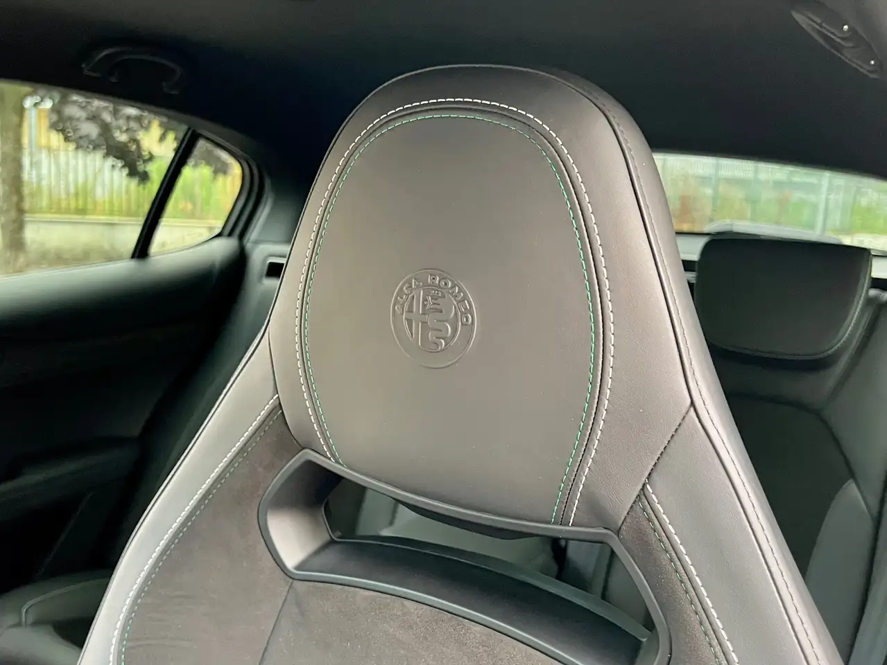 Alfa Romeo Stelvio 2022 — фото 17
