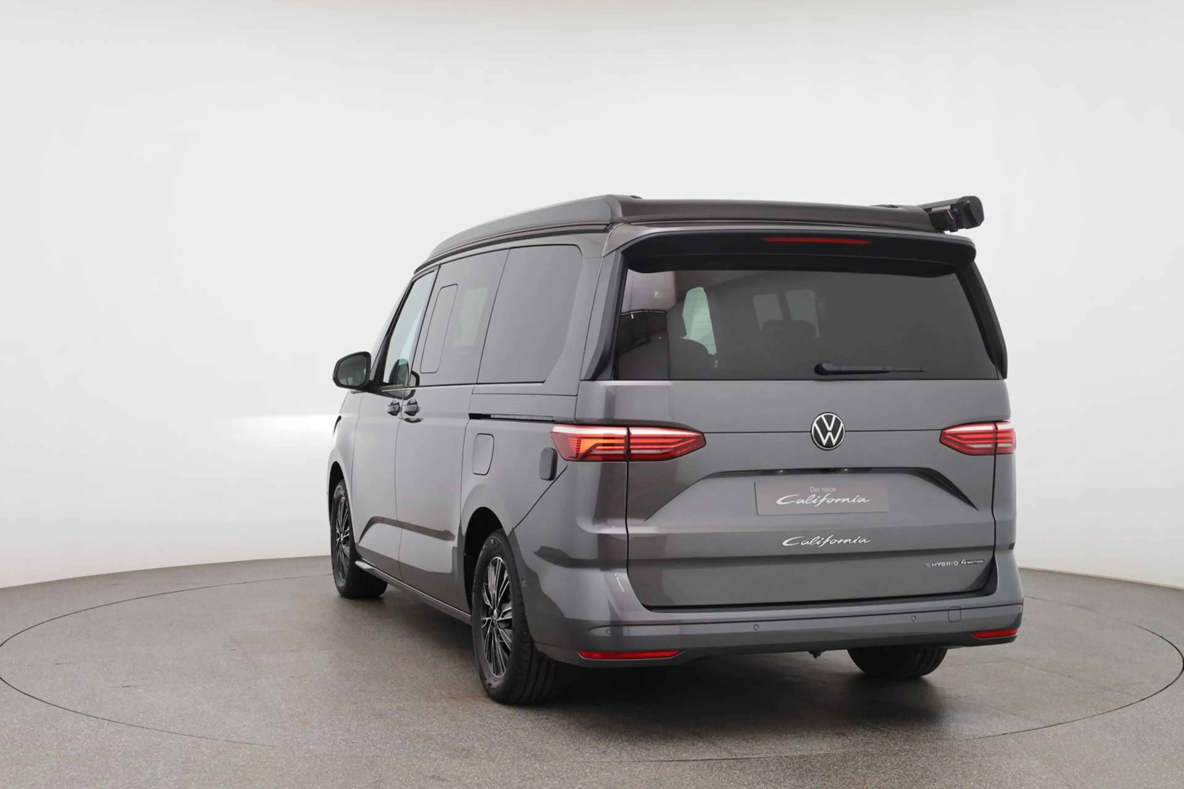 Volkswagen T7 California VW T7 California Beach eHybrid 180 kW 4M — photo 4