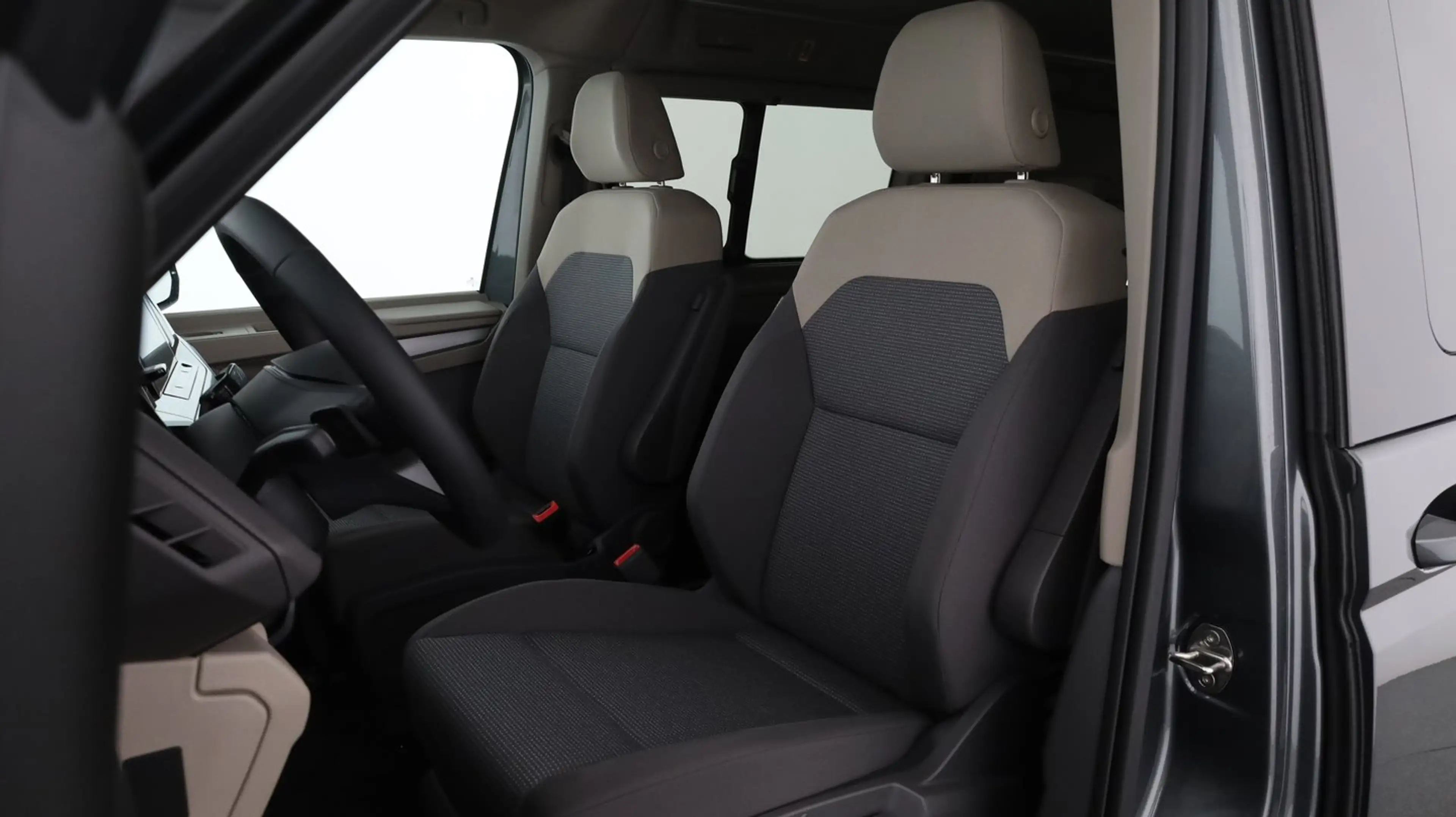 Volkswagen T7 California VW T7 California Beach eHybrid 180 kW 4M — photo 9