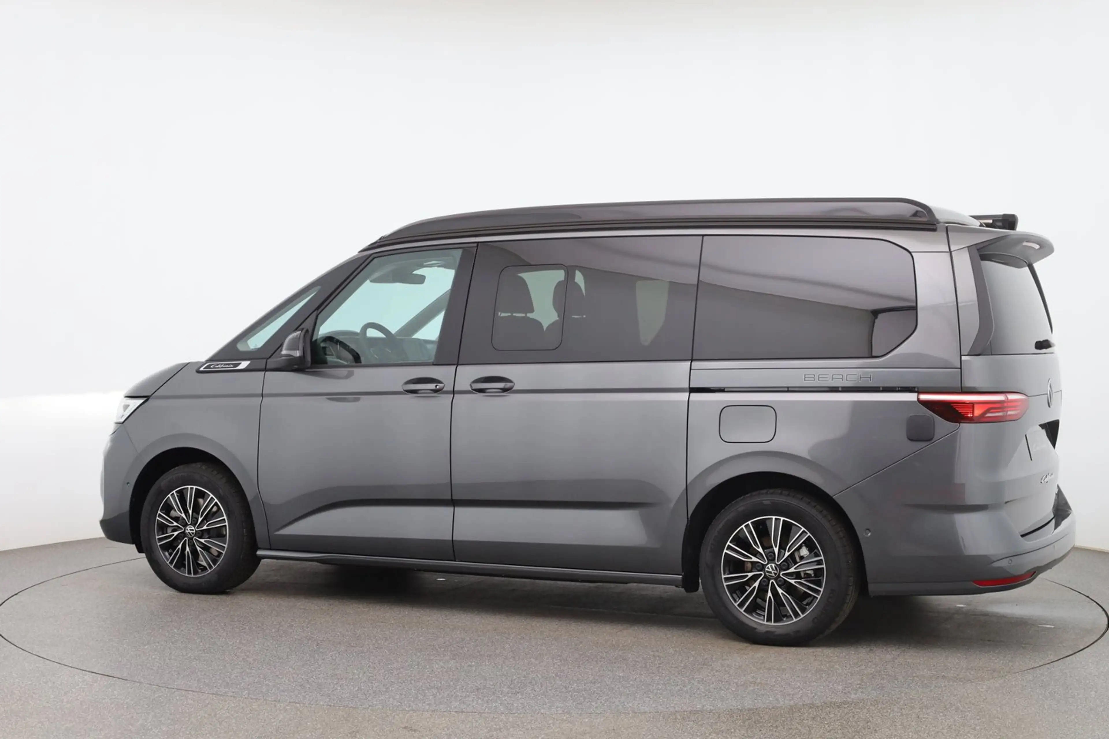 Volkswagen T7 California VW T7 California Beach eHybrid 180 kW 4M — photo 3