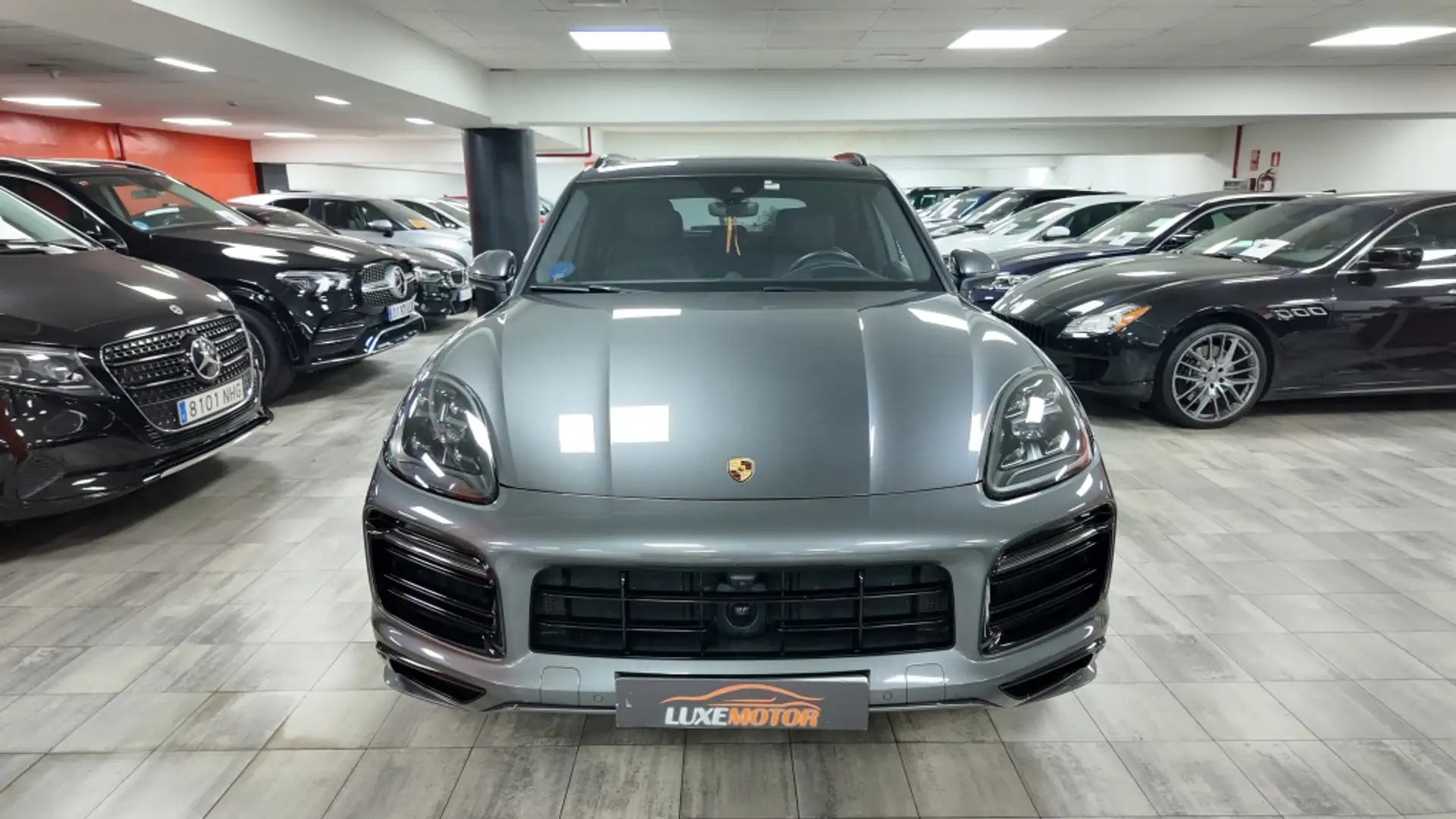 Porsche Cayenne E-Hybrid Aut. Gris - 2