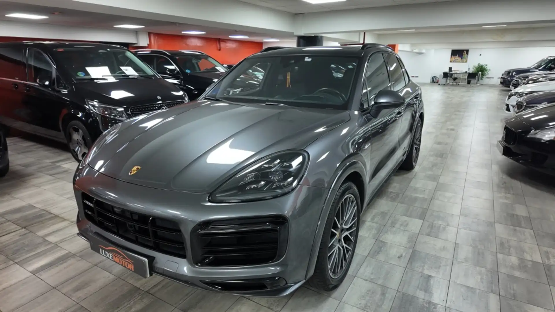 Porsche Cayenne E-Hybrid Aut. Gris - 1