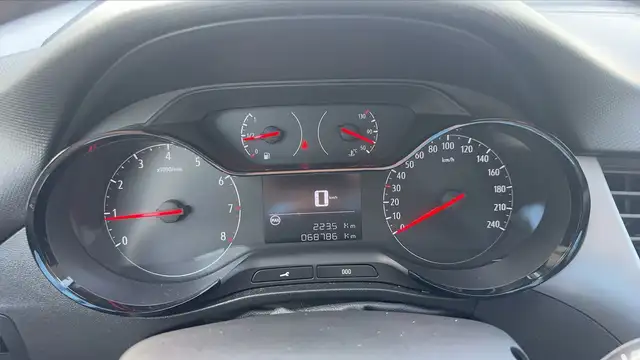 Opel Crossland X view 12