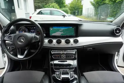 Annonce voiture d'occasion Mercedes-Benz E 400 - CARADIZE