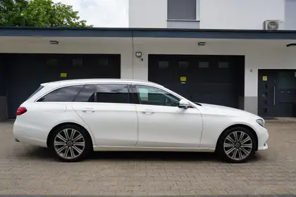 Annonce voiture d'occasion Mercedes-Benz E 400 - CARADIZE