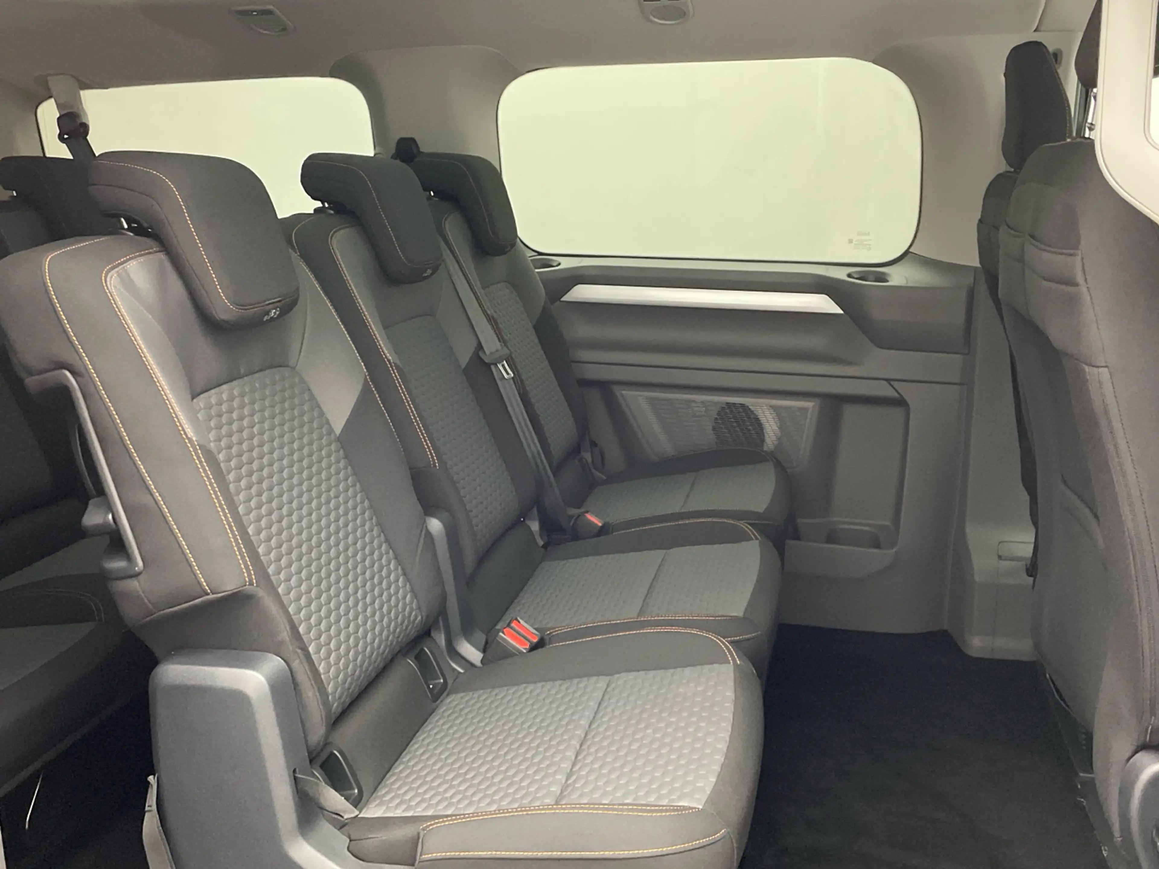 Volkswagen T7 Caravelle e KR Life Sitz-Paket LED Sitzhzg. — photo 11