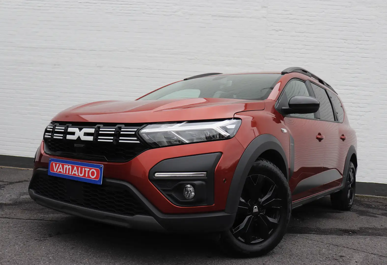 Dacia Jogger TCe 110 Extreme - 7-zit/BlindSpot/Carplay/Navi/Cam Bruin - 1