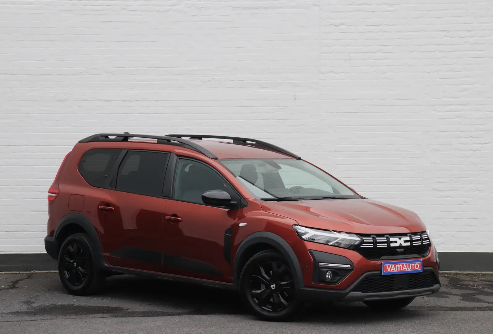 Dacia Jogger TCe 110 Extreme - 7-zit/BlindSpot/Carplay/Navi/Cam Bruin - 2