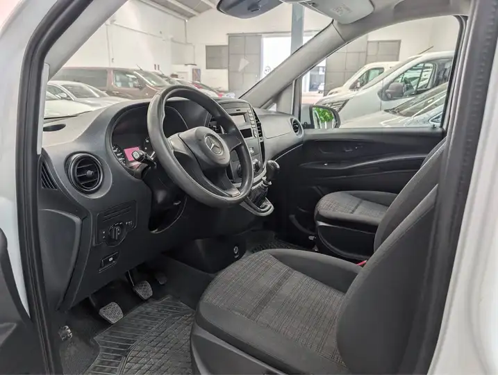 Mercedes-Benz Vito MIXTO 111 CDI Compacta 2019, foto 17