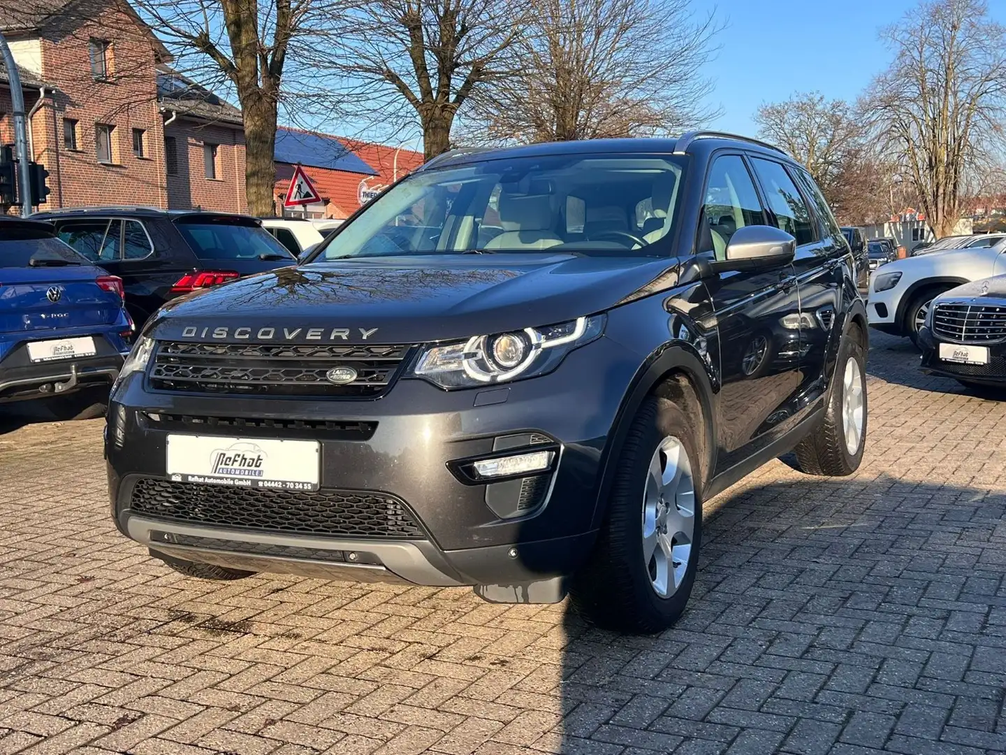 Land Rover Discovery Sport *SHZ*LEDER*LED*XENON*PDC*PANORAMA Schwarz - 2