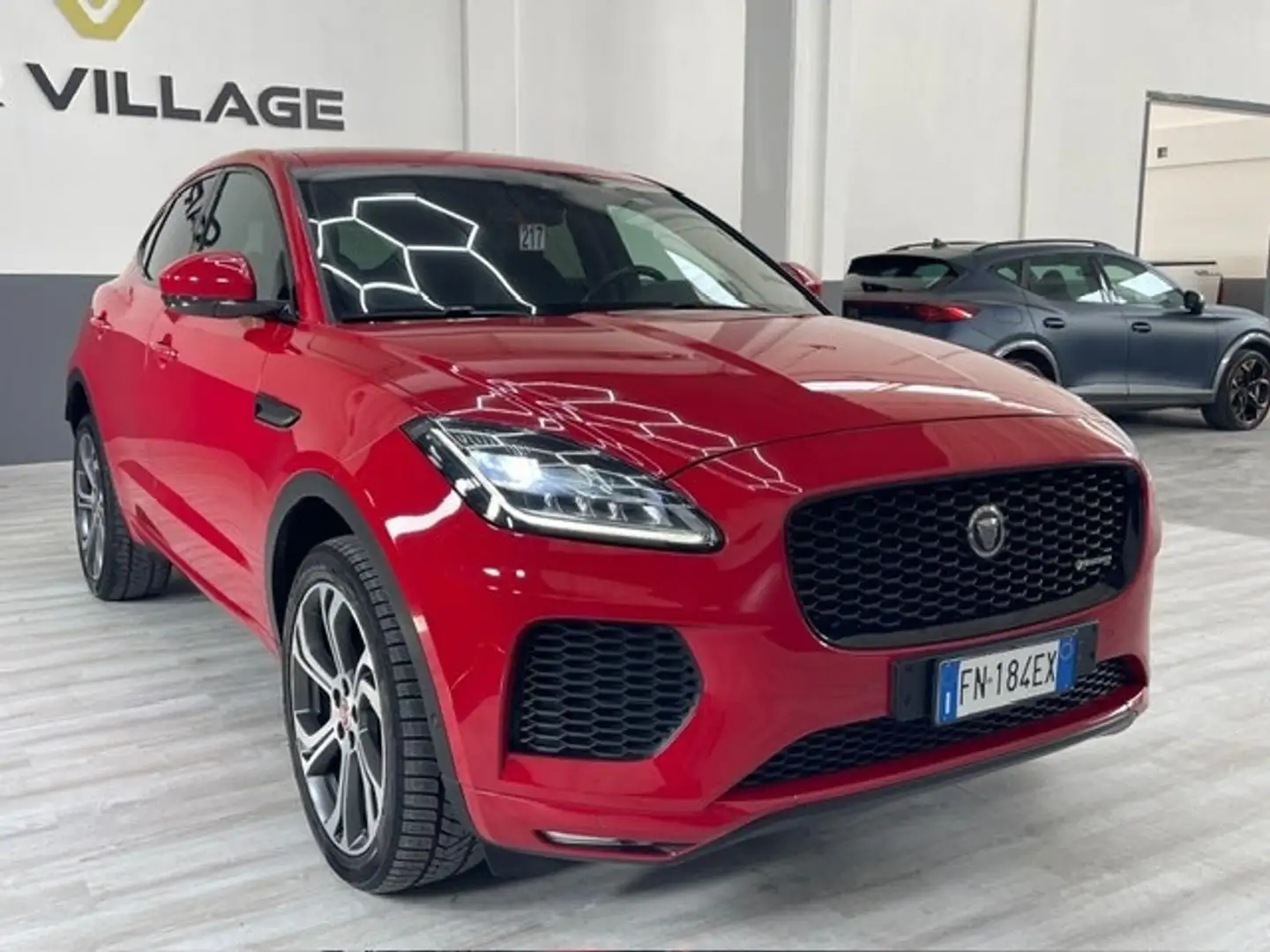 Jaguar E-Pace E-Pace 2.0D 150 CV AWD R-Dynamic Rouge - 2