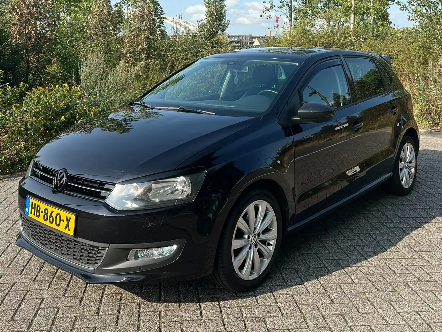 Volkswagen Polo Polo 1.2 TSI MATCH Panoramadak-Nieuwe apk-Airco Zwart - 1