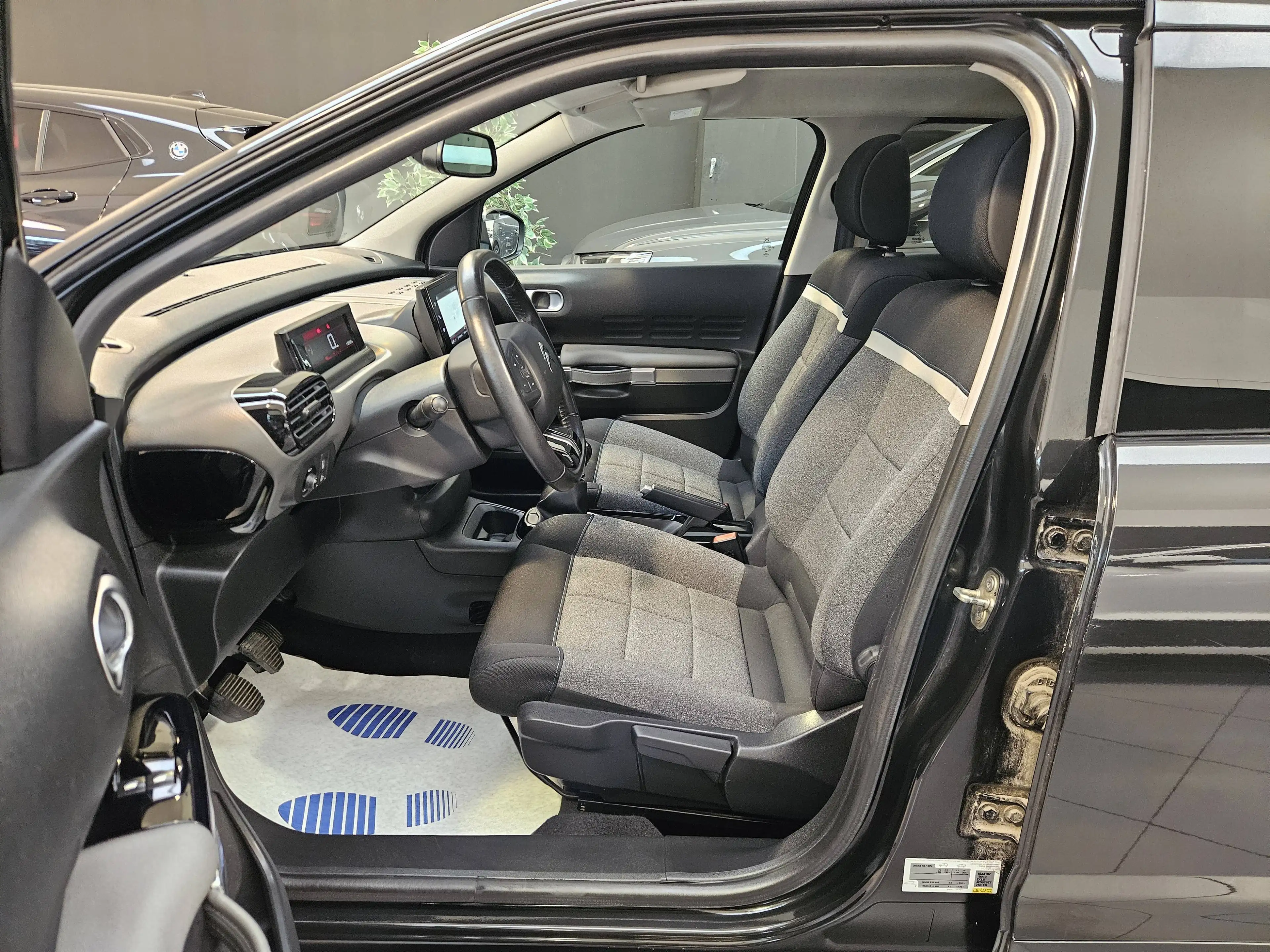 Citroen C4 Cactus C4 CACTUS 1.2i SHINE,GPS,CAMERA,TOIT PANORAMIQUE,ANDROID,GARANTIE 1 AN — photo 11