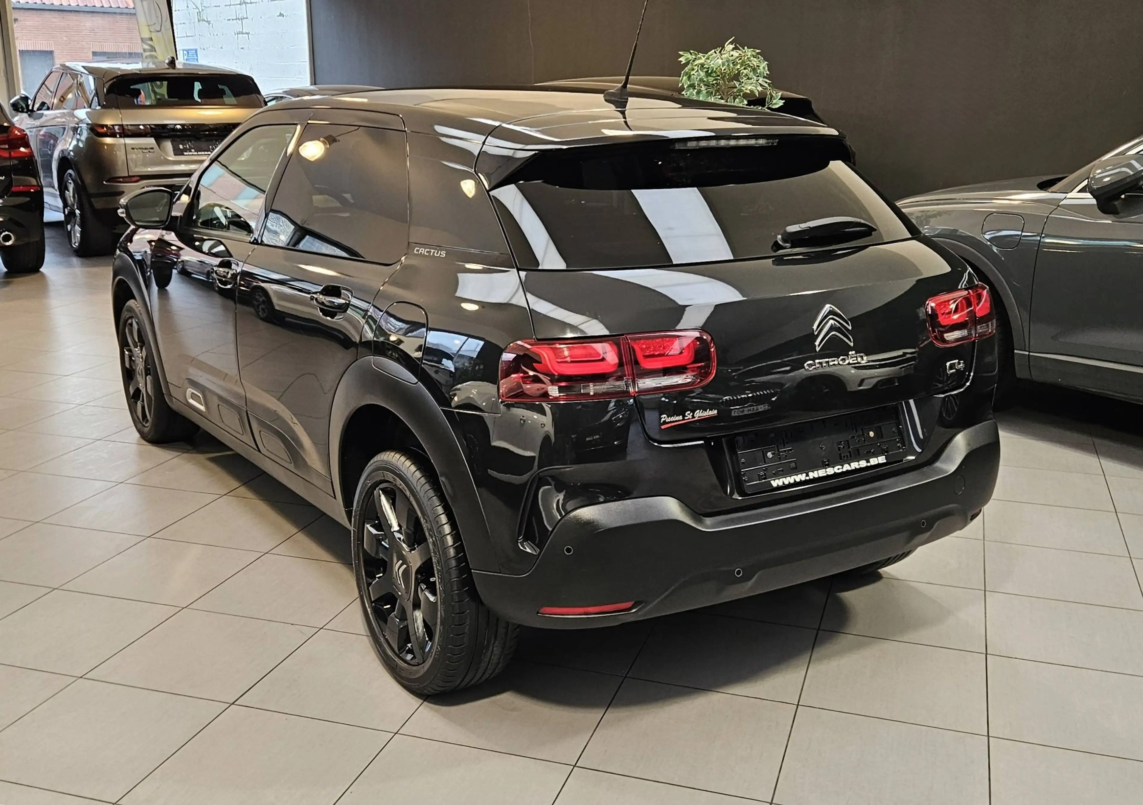 Citroen C4 Cactus C4 CACTUS 1.2i SHINE,GPS,CAMERA,TOIT PANORAMIQUE,ANDROID,GARANTIE 1 AN — photo 6