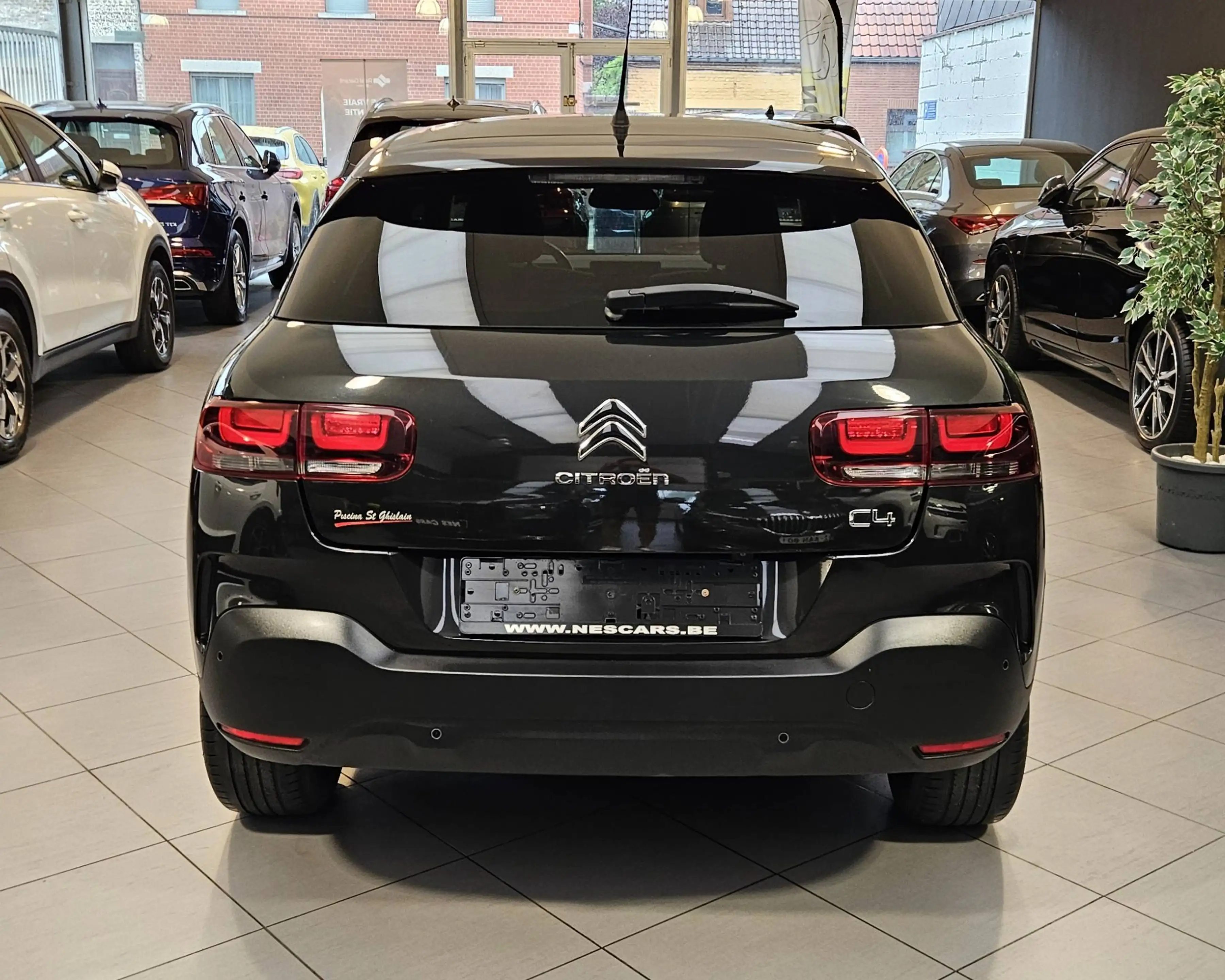 Citroen C4 Cactus C4 CACTUS 1.2i SHINE,GPS,CAMERA,TOIT PANORAMIQUE,ANDROID,GARANTIE 1 AN — photo 5