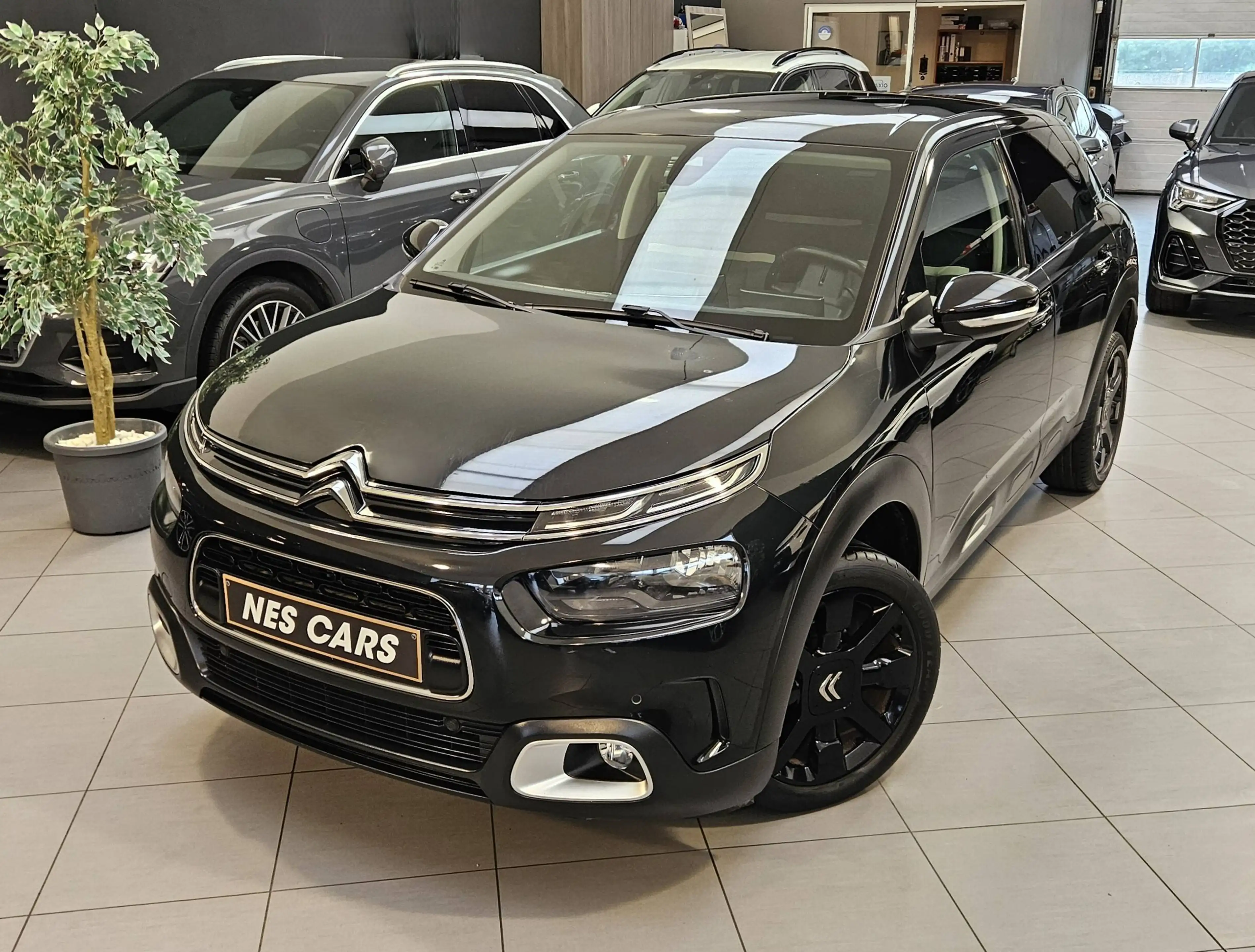 Citroen C4 Cactus C4 CACTUS 1.2i SHINE,GPS,CAMERA,TOIT PANORAMIQUE,ANDROID,GARANTIE 1 AN — photo 8