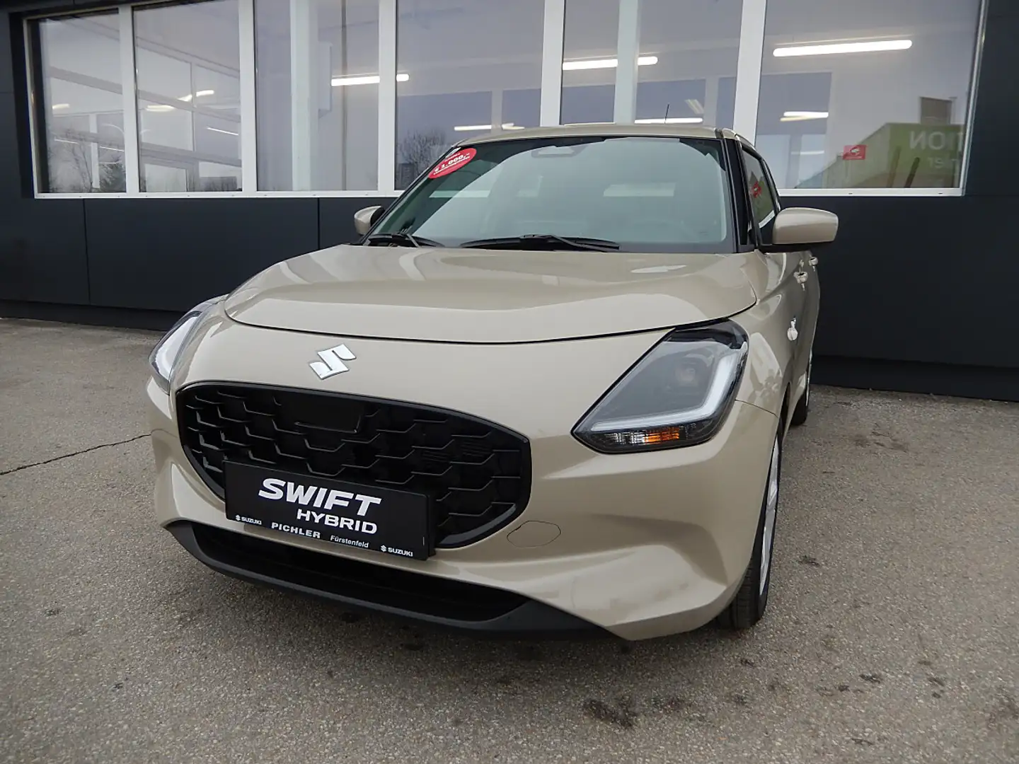 Suzuki Swift 1,2 Hybrid DualJet Shine CVT Beige - 1