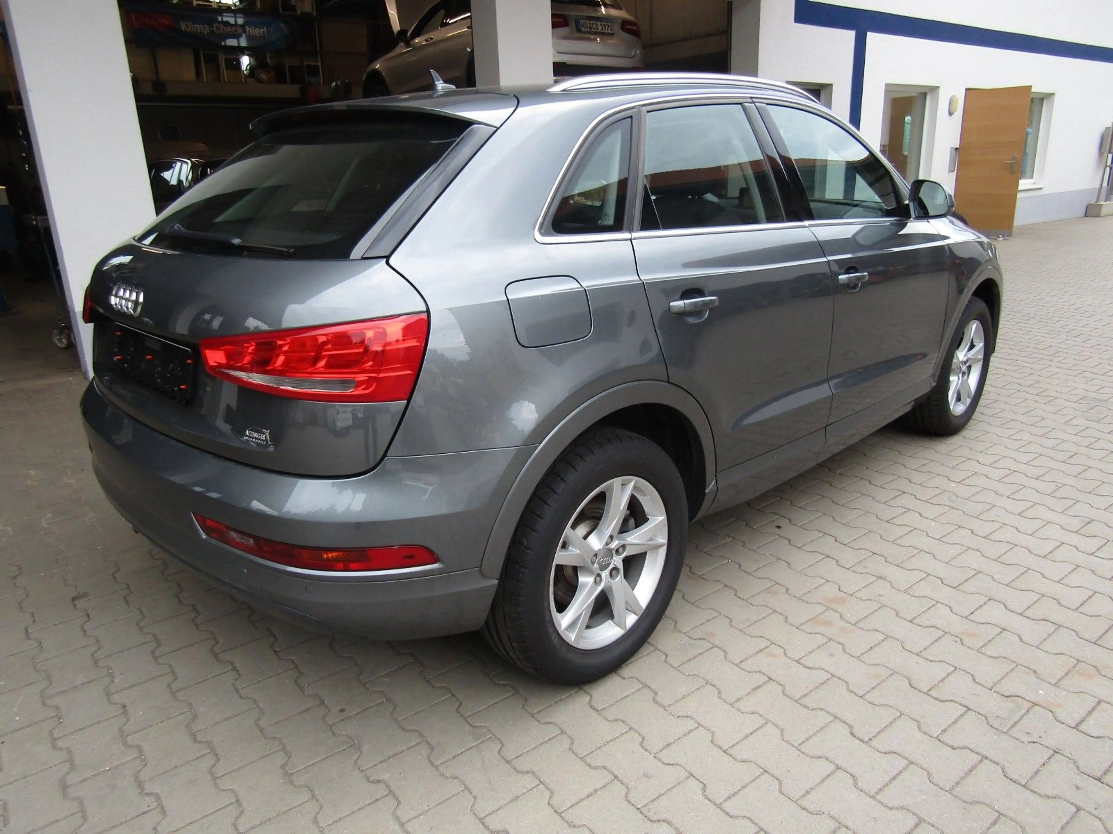Audi Q3 Sport Navi Keylees Xenon Voll-Lackierung — photo 7