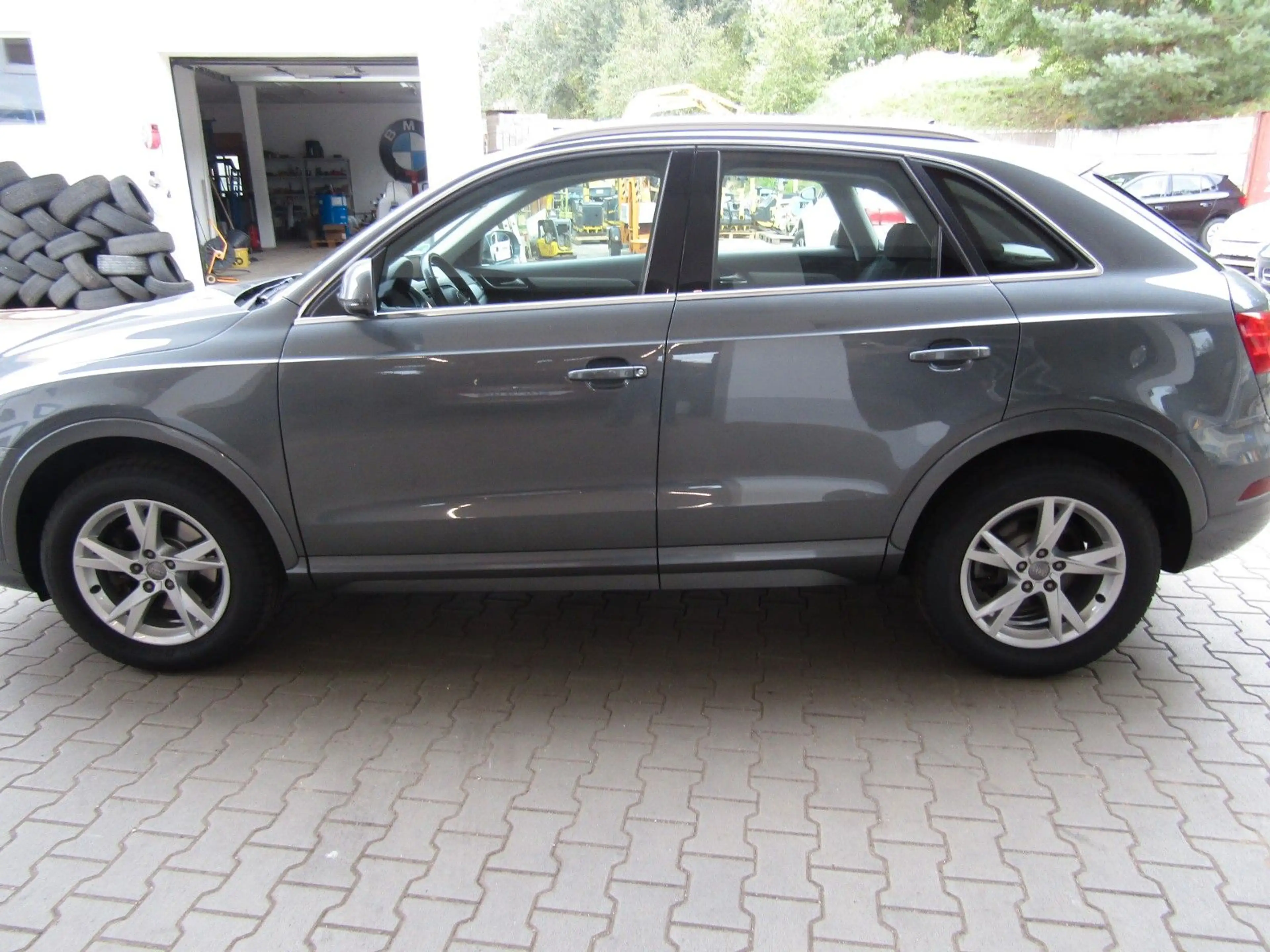 Audi Q3 Sport Navi Keylees Xenon Voll-Lackierung — photo 9