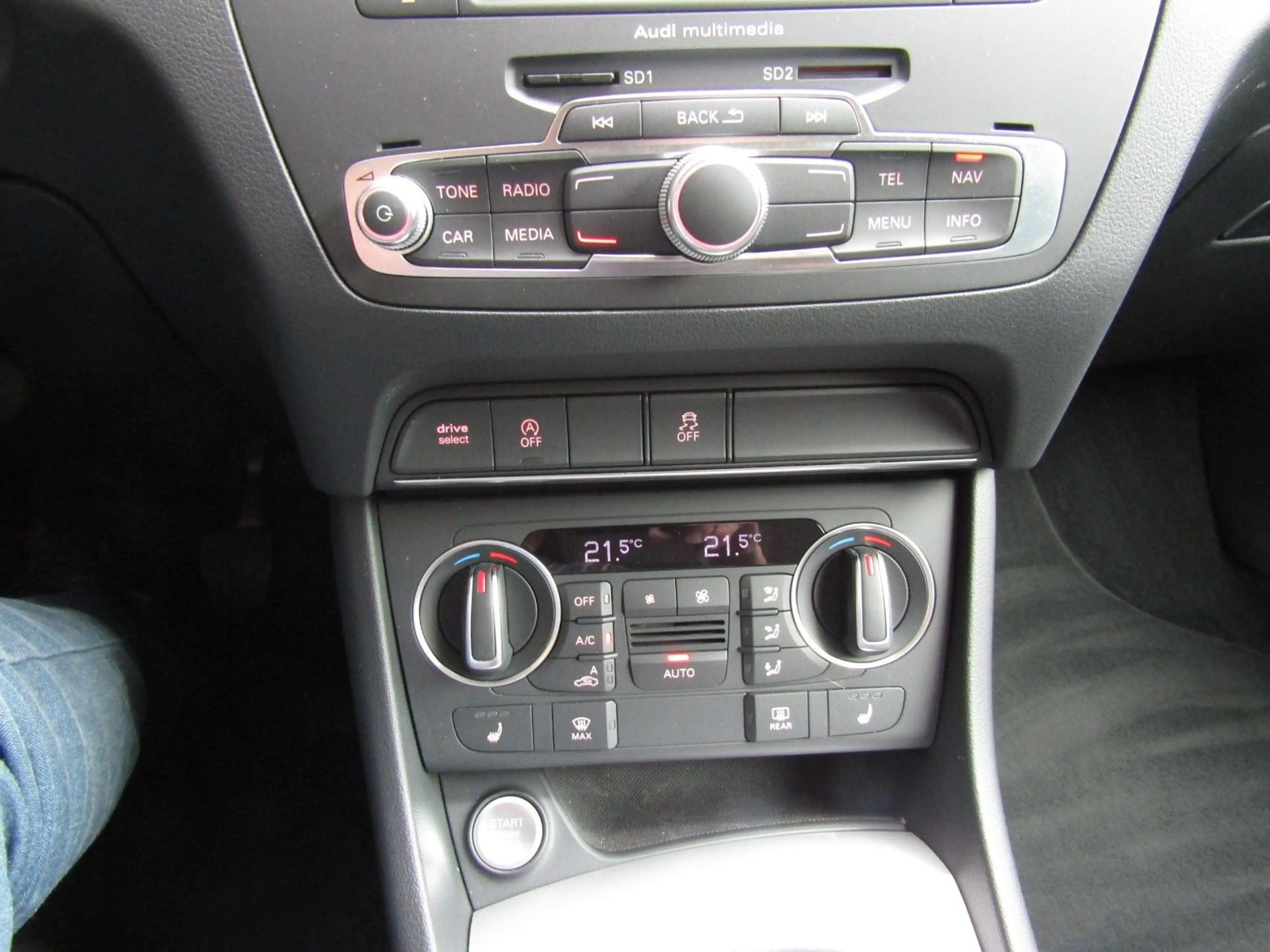 Audi Q3 Sport Navi Keylees Xenon Voll-Lackierung — photo 13