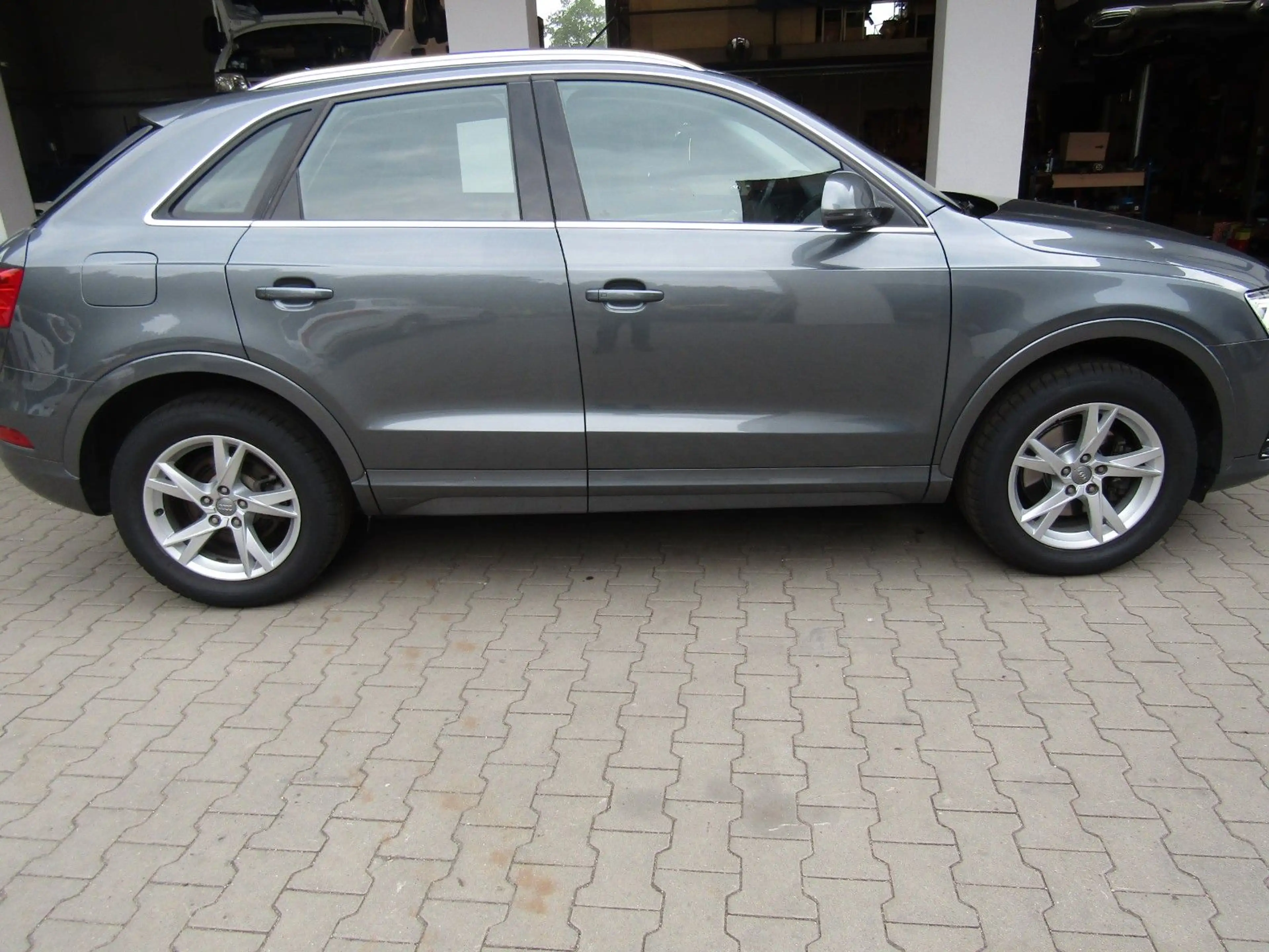 Audi Q3 Sport Navi Keylees Xenon Voll-Lackierung — photo 6