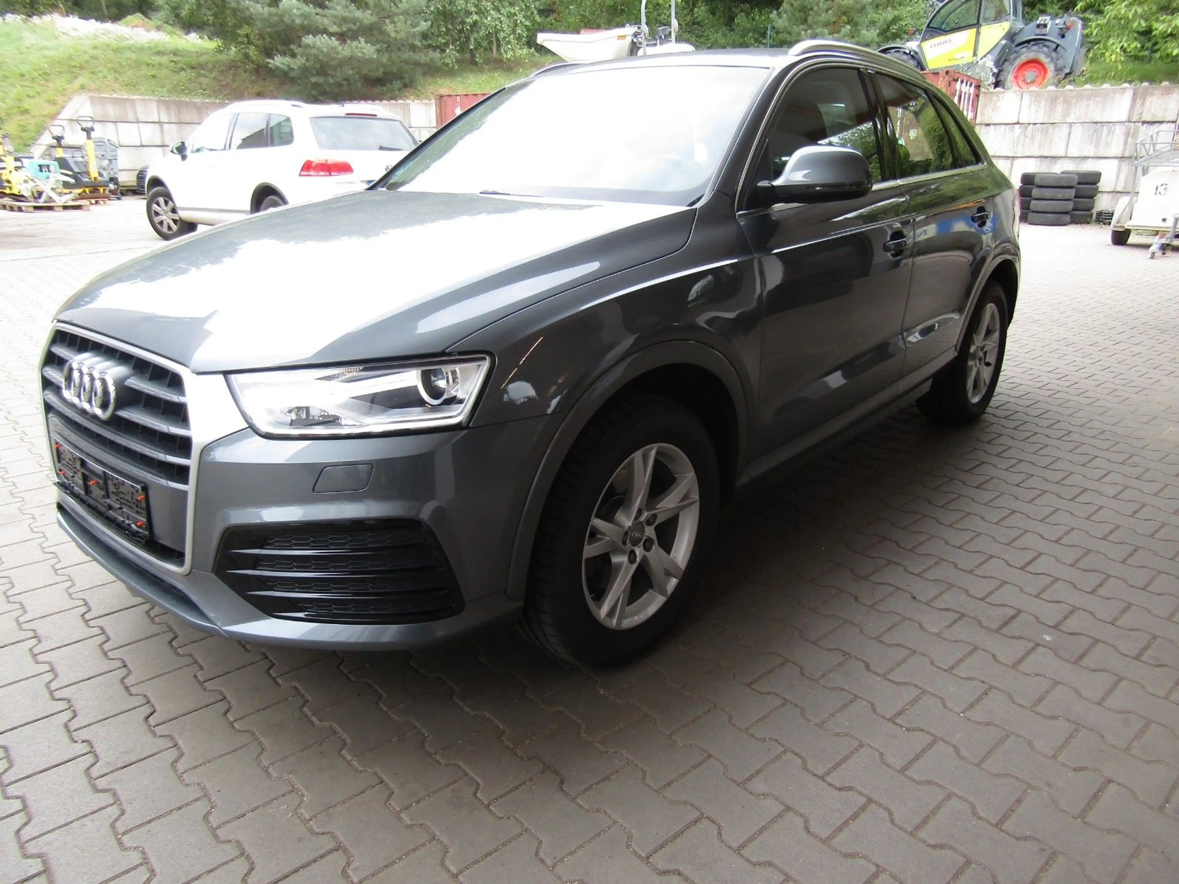 Audi Q3 Sport Navi Keylees Xenon Voll-Lackierung — photo 4