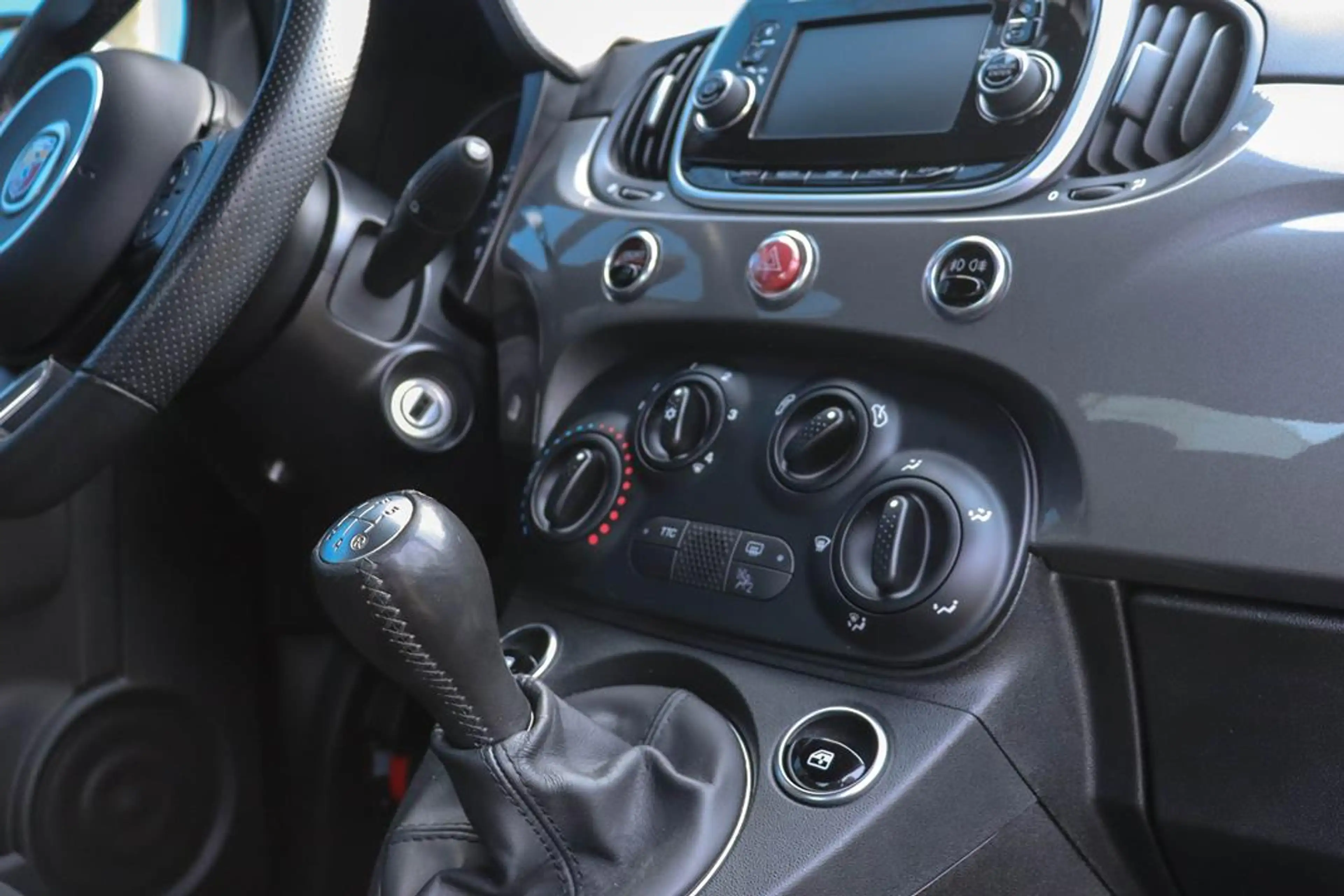 Fiat 500 Abarth 1.4 T-Jet 595 - 170 pk — photo 13