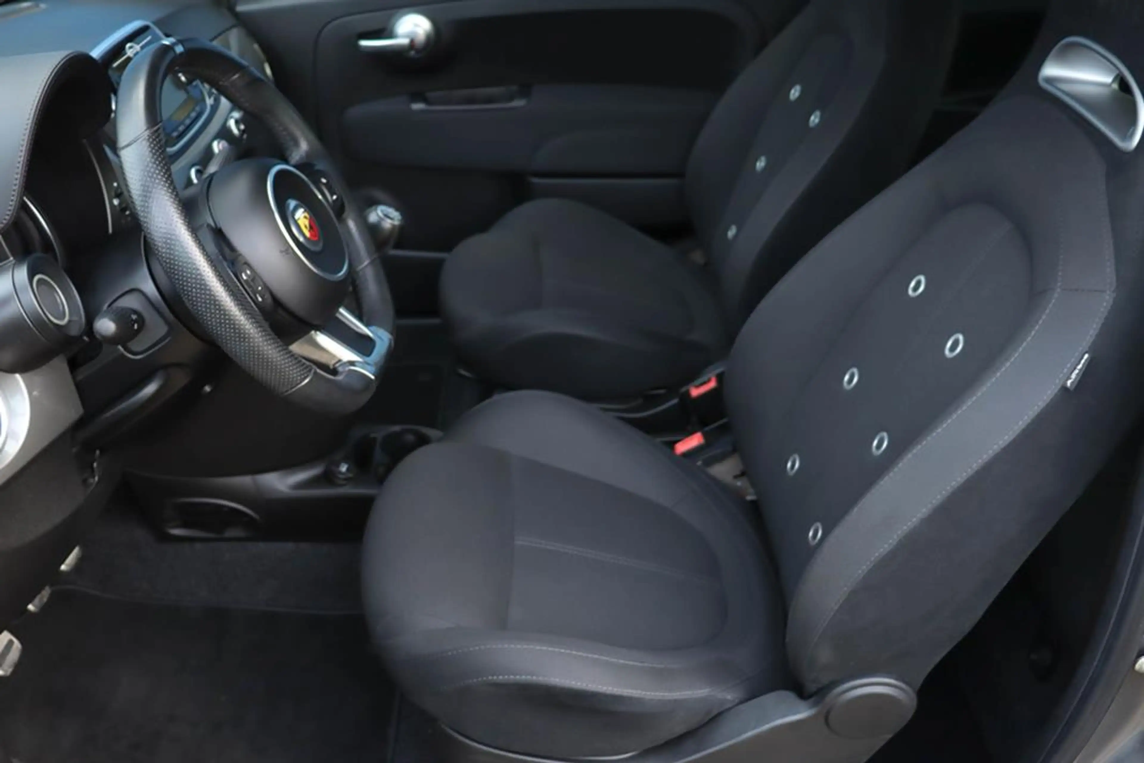 Fiat 500 Abarth 1.4 T-Jet 595 - 170 pk — photo 9