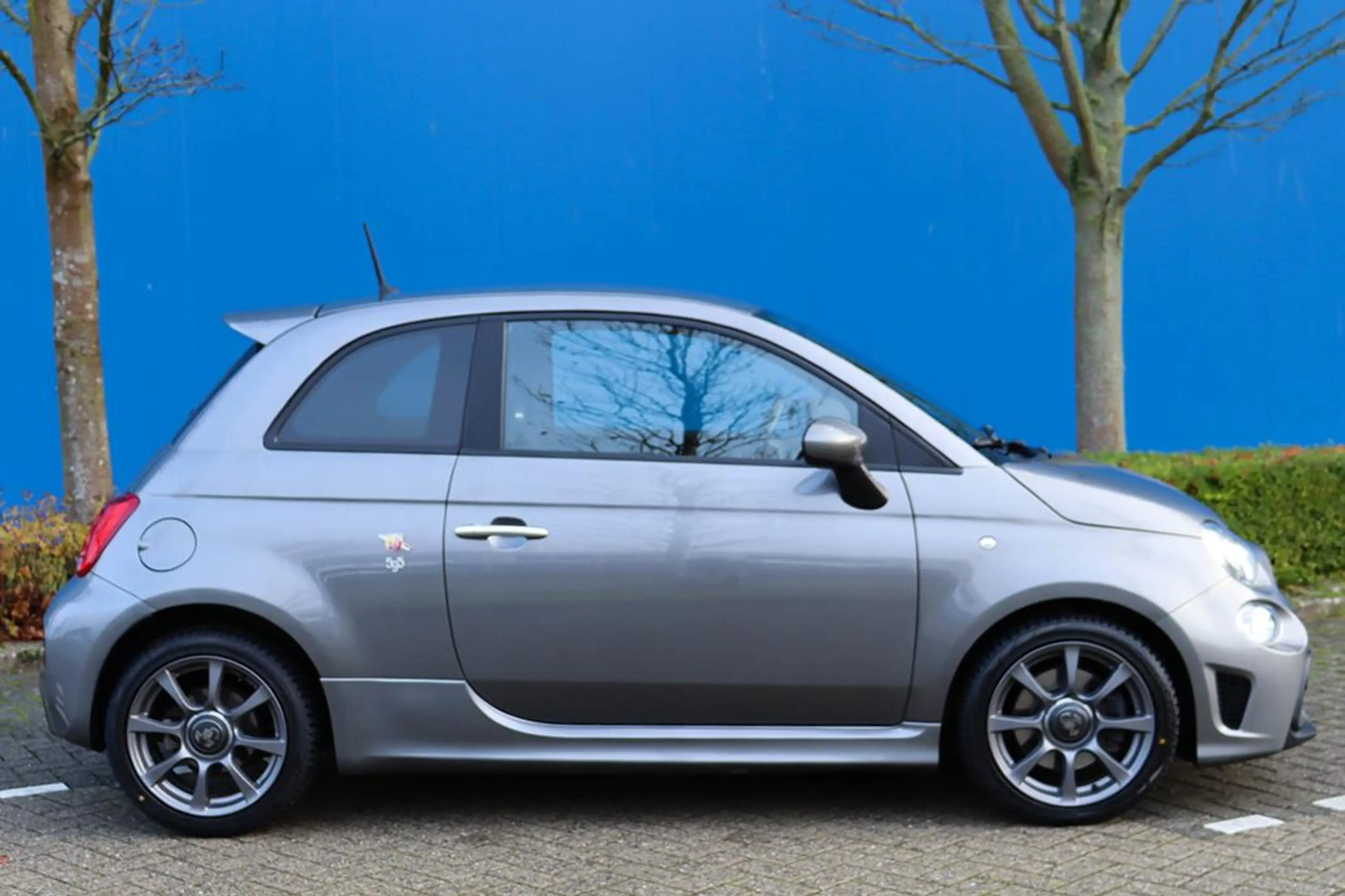 Fiat 500 Abarth 1.4 T-Jet 595 - 170 pk — photo 2