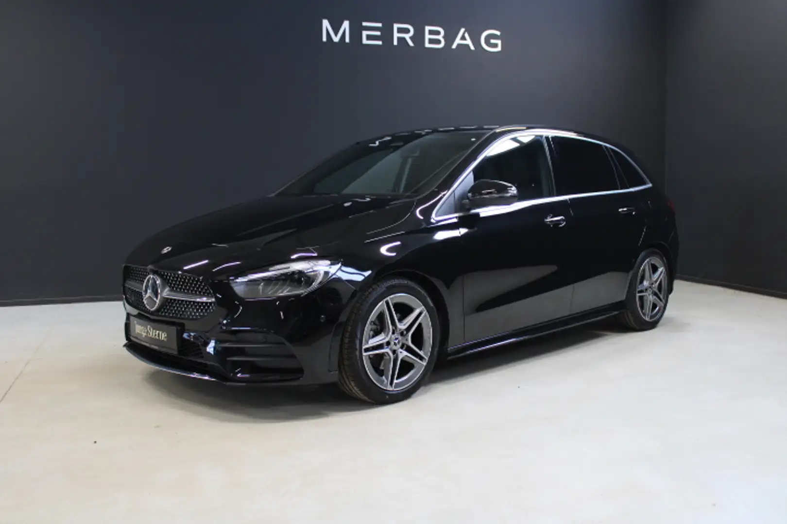 Mercedes-Benz B 180 *AMG Kamera Totwinkel KeyGo LED Nav Winter Schwarz - 2