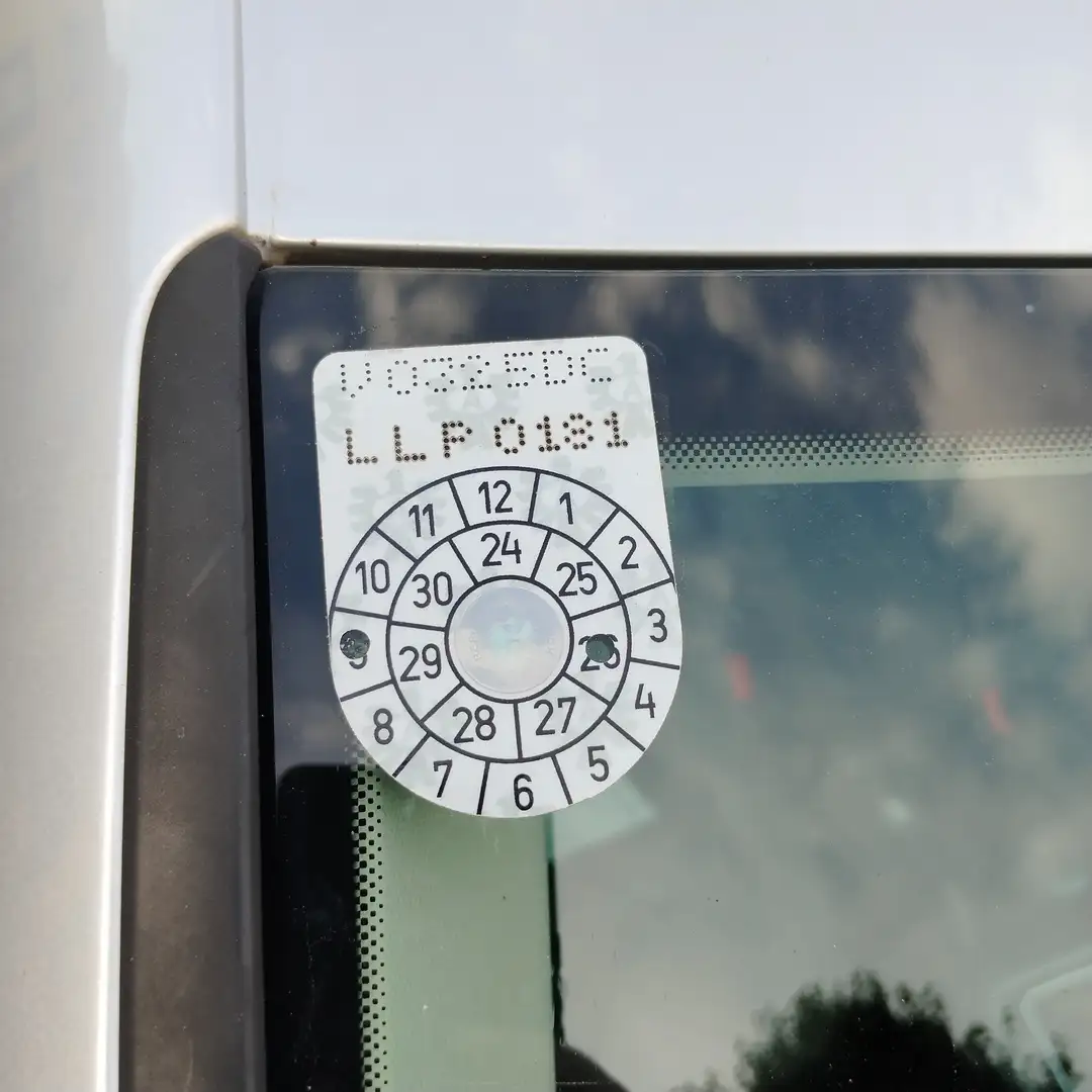 Volkswagen Passat Variant Passat Variant Trendline 1,6 TDI DSG Trendline Silber - 1