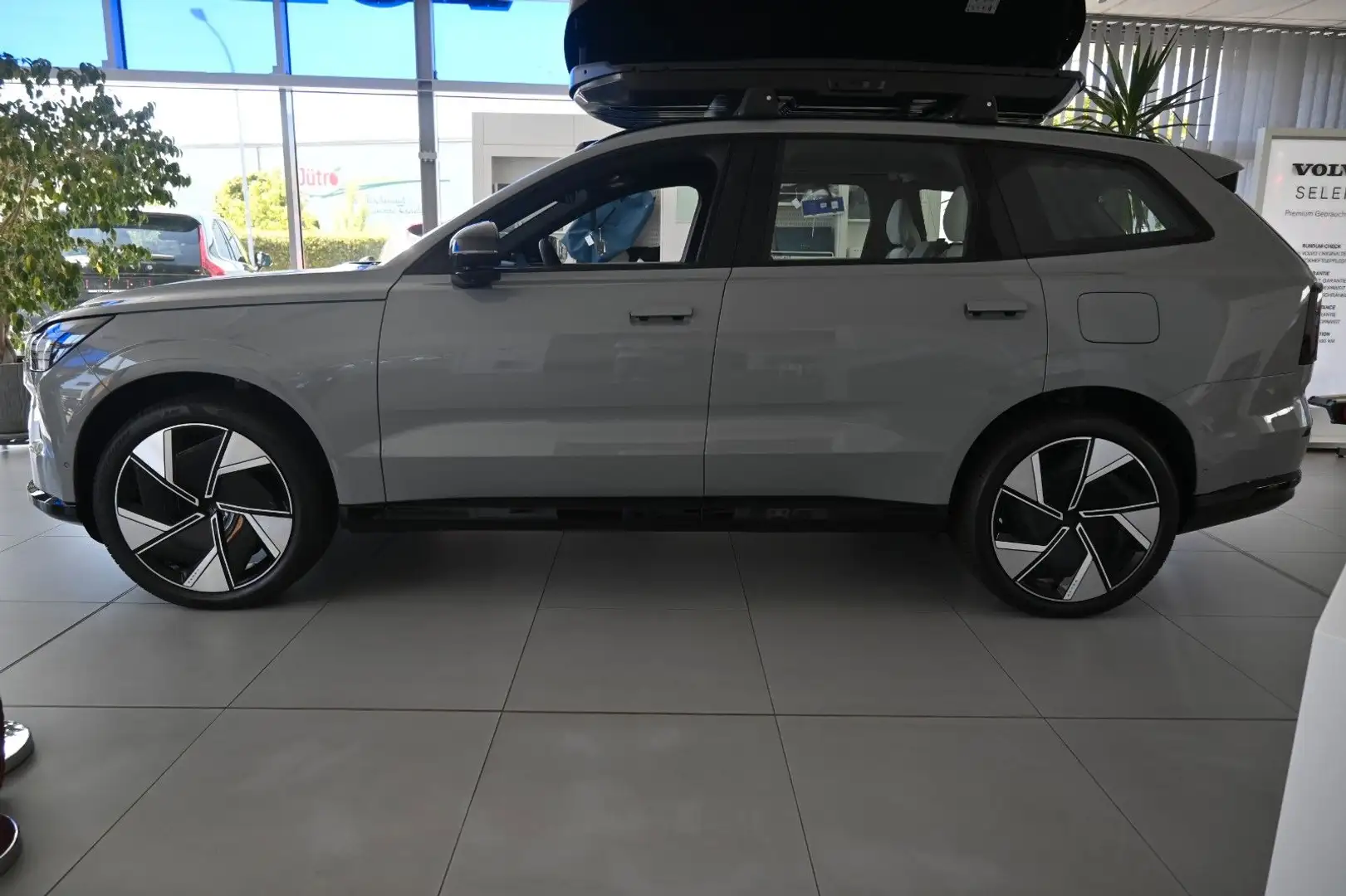 Volvo EX90 Twin Motor Performance AWD Ultra 7-Sitze Šedá - 2