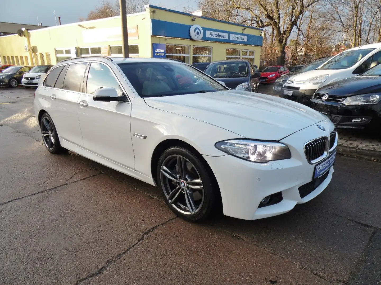 BMW 525 Baureihe 5 Touring Luxury/Leder/Pano/AHK/M-P Weiß - 1