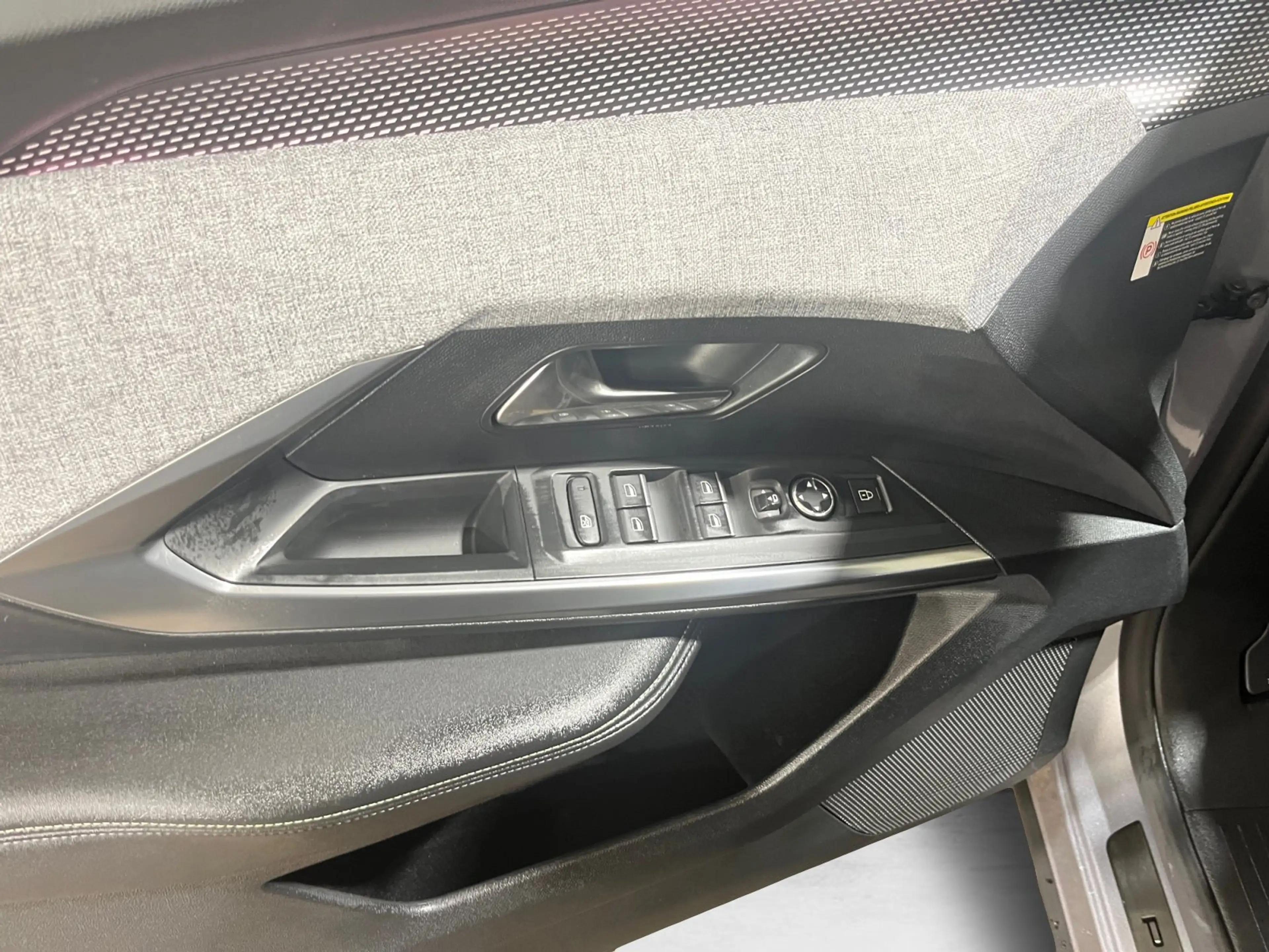 Peugeot 5008 1.2 136 W GT ACC LED Navi SHZ 2xKlima Kam. — photo 12