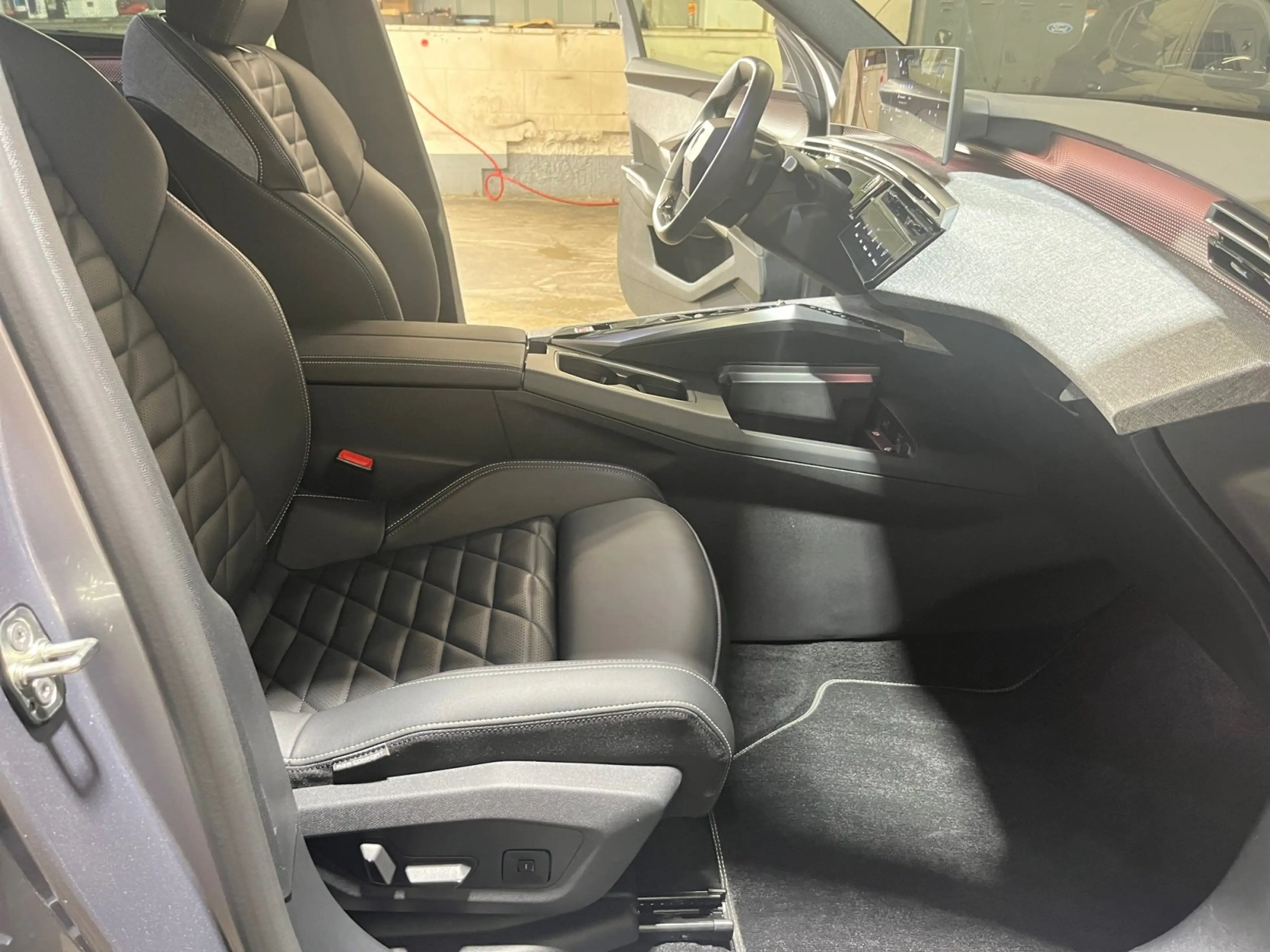 Peugeot 5008 1.2 136 W GT ACC LED Navi SHZ 2xKlima Kam. — photo 20