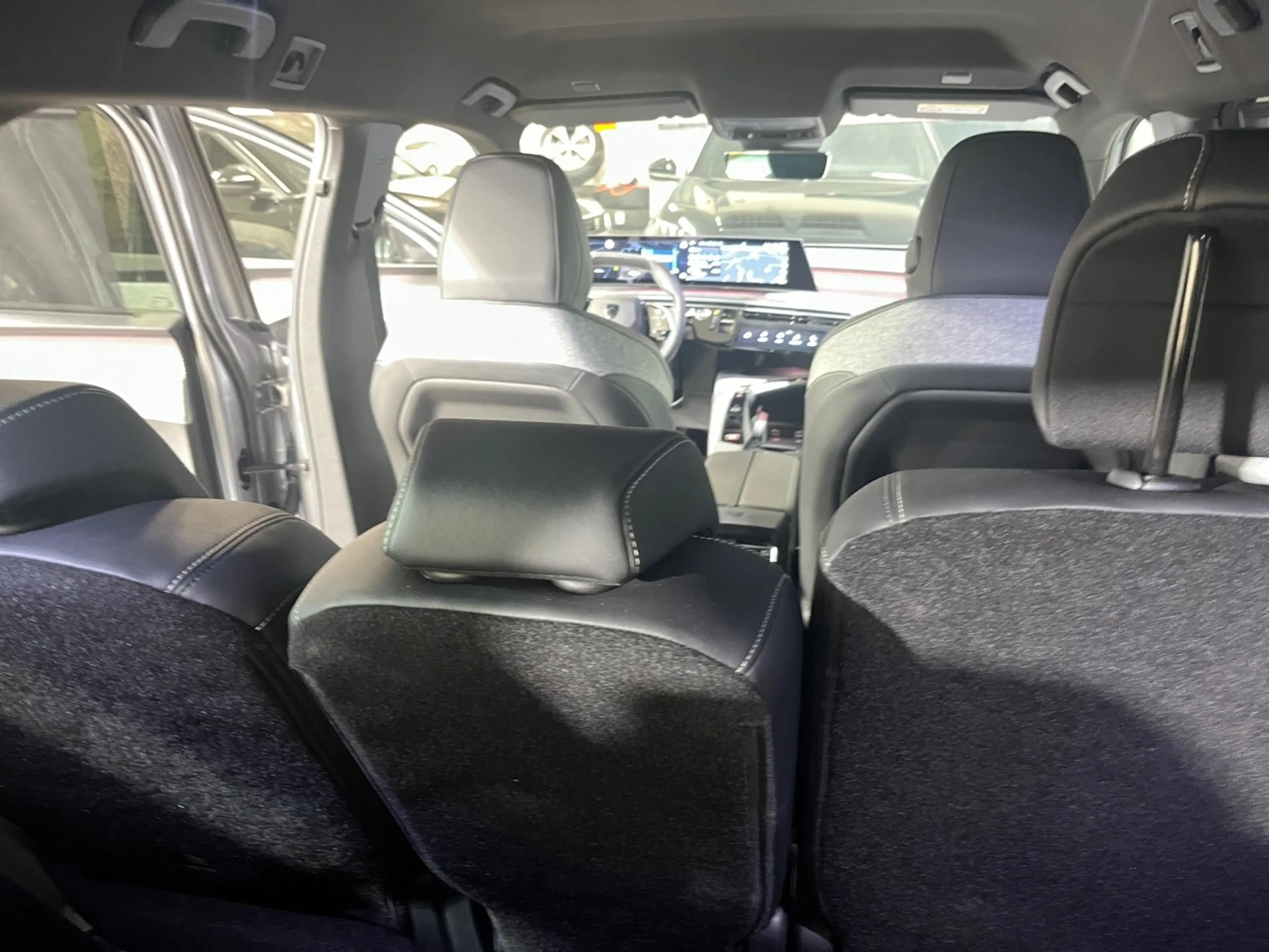 Peugeot 5008 1.2 136 W GT ACC LED Navi SHZ 2xKlima Kam. — photo 16